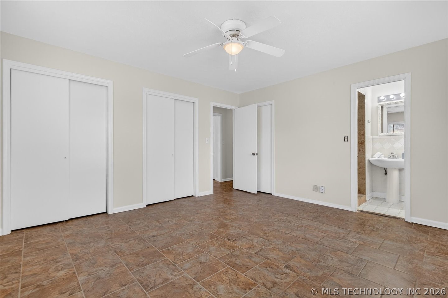 701 Winding Way Property Photo 19