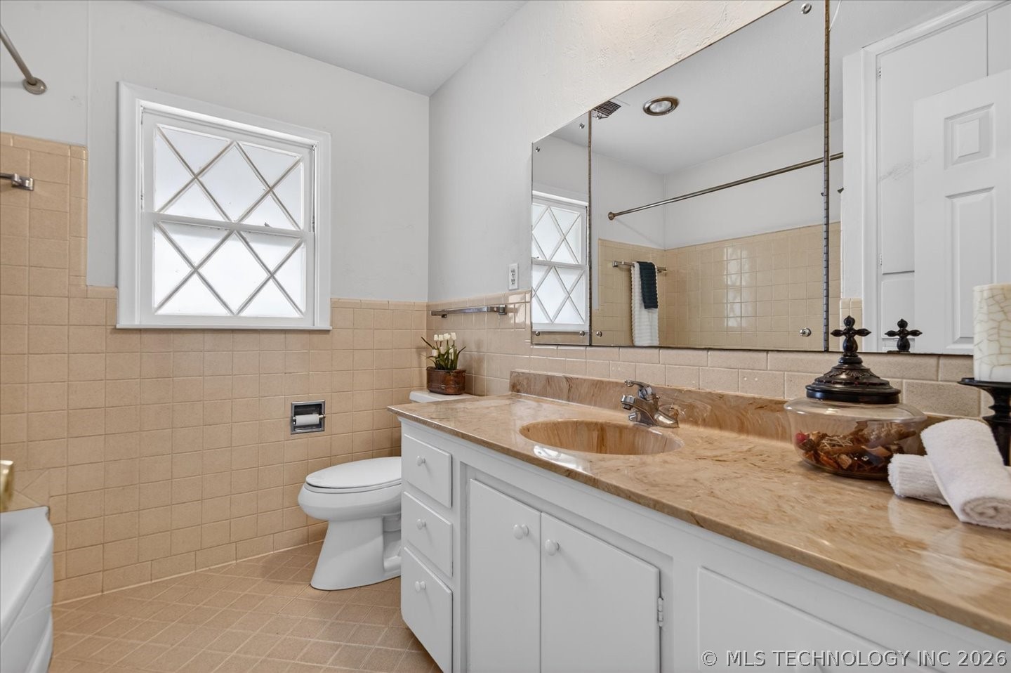 701 Winding Way Property Photo 23