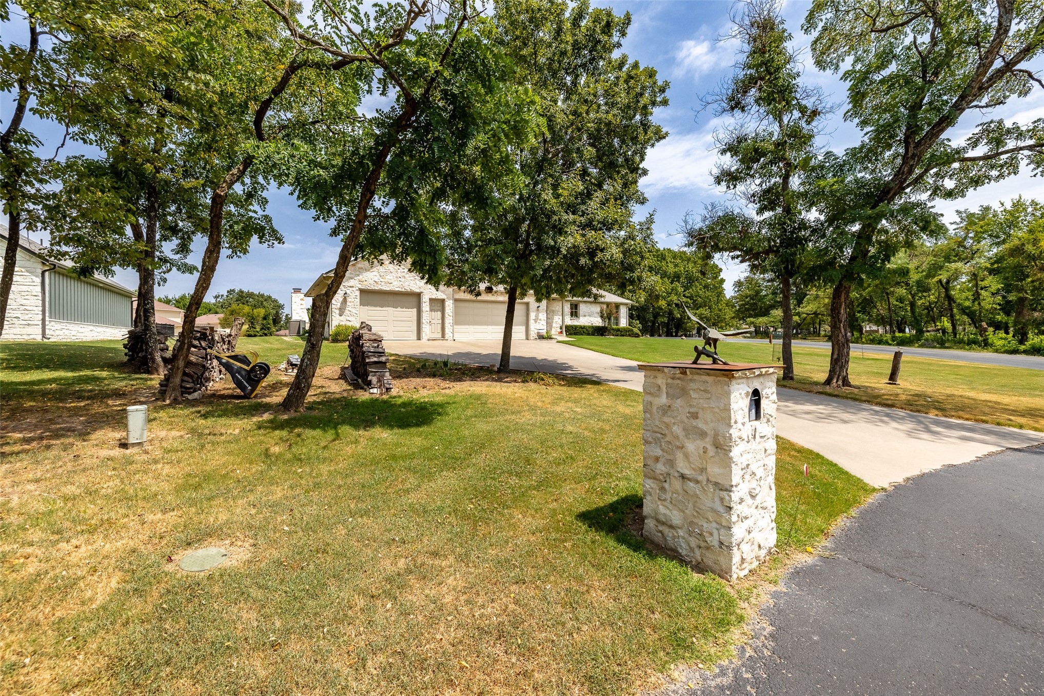 33389 S Coves Drive Property Photo 2