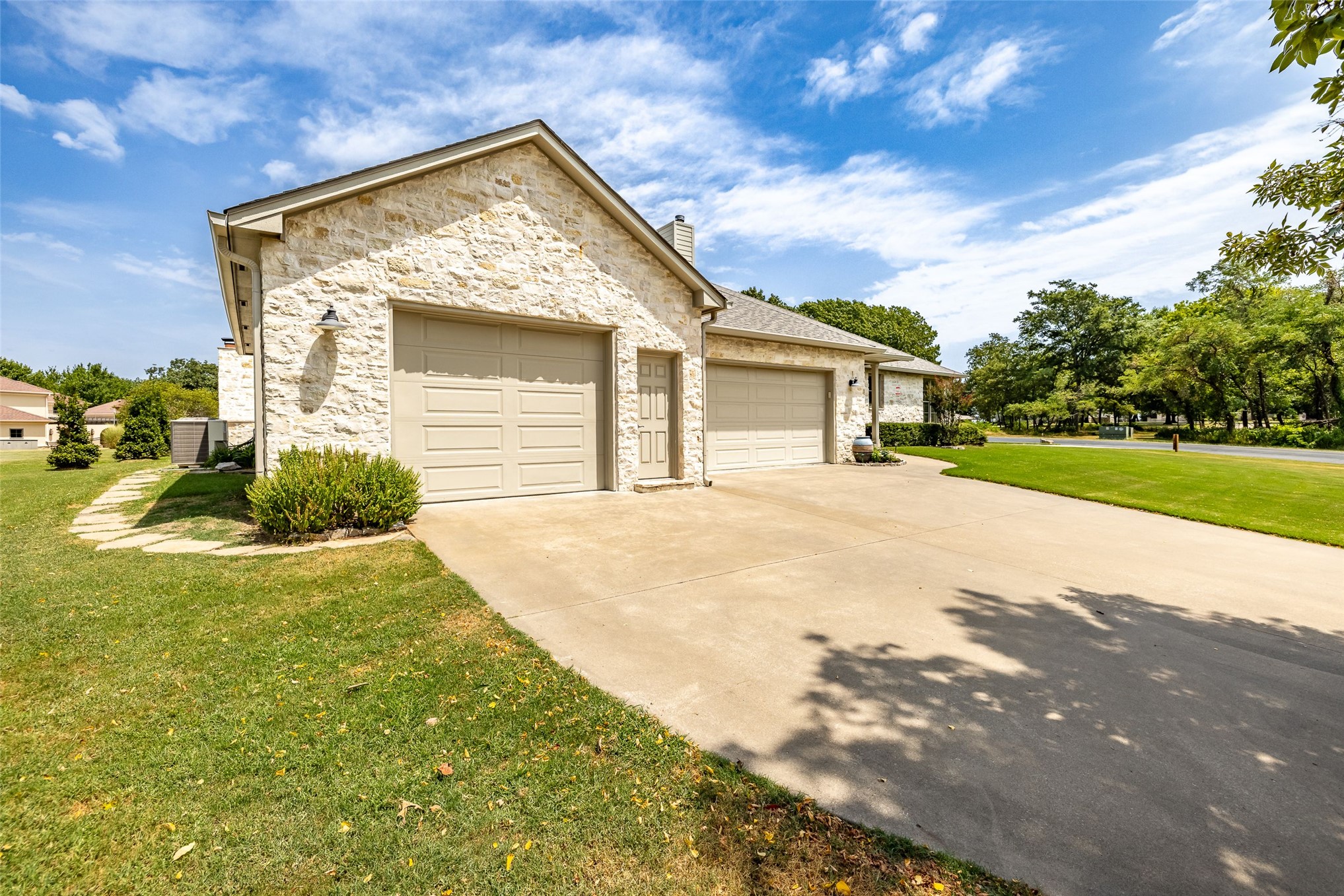 33389 S Coves Drive Property Photo 4