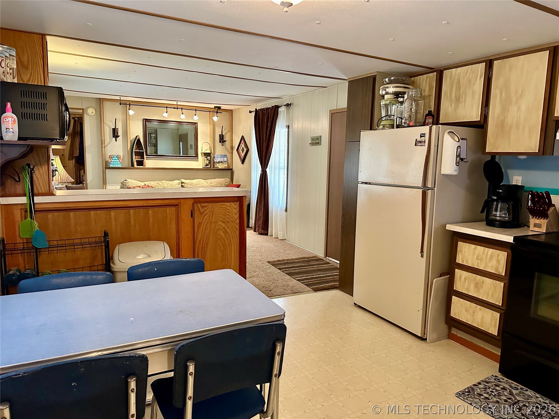 2445 La Vista Road Property Photo 4
