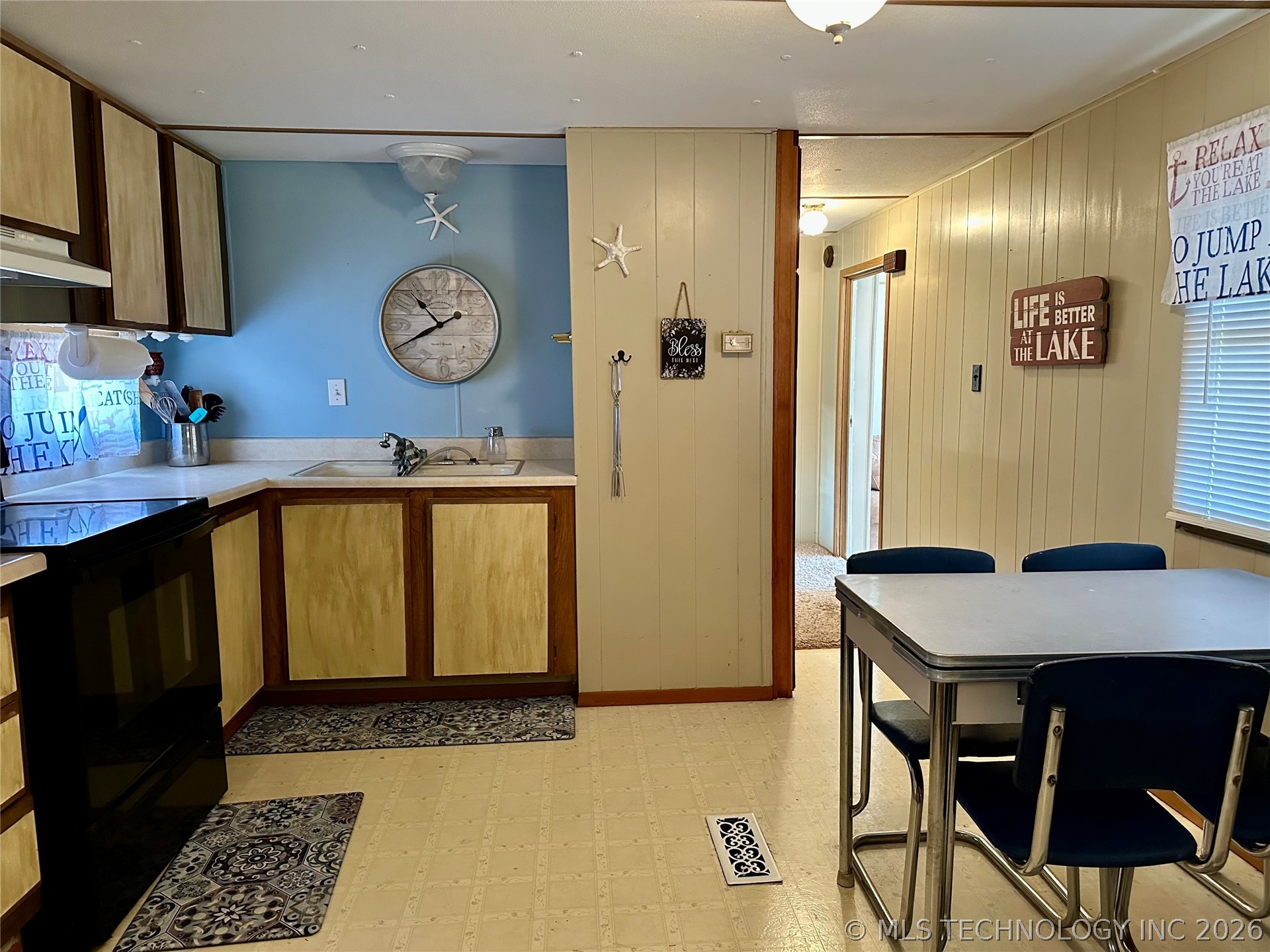 2445 La Vista Road Property Photo 5