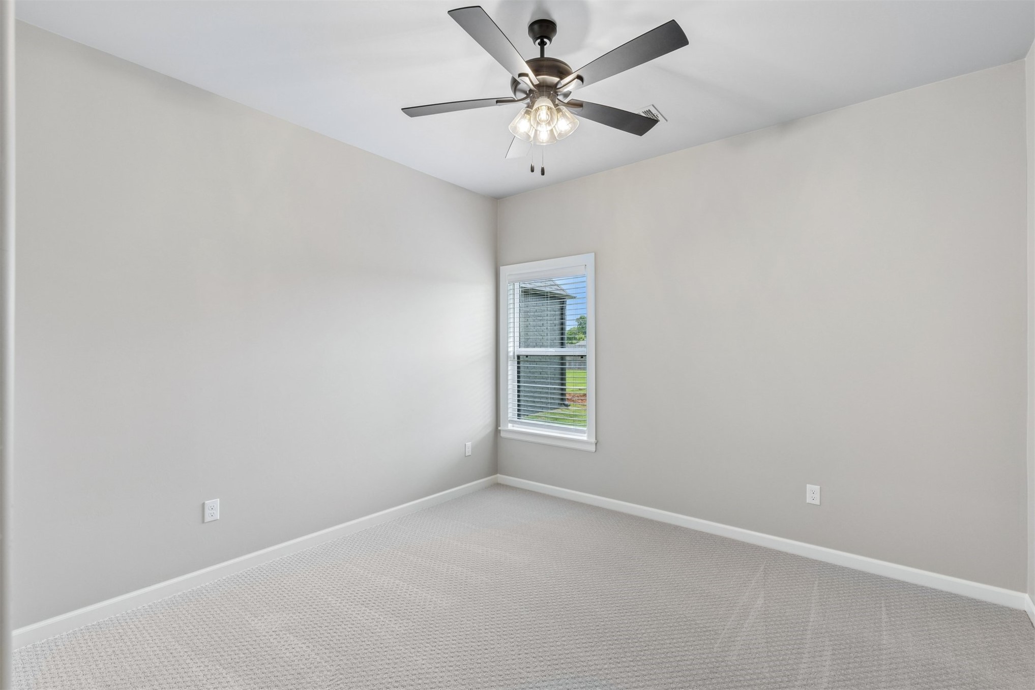 6705 S Fir Avenue Property Photo 31