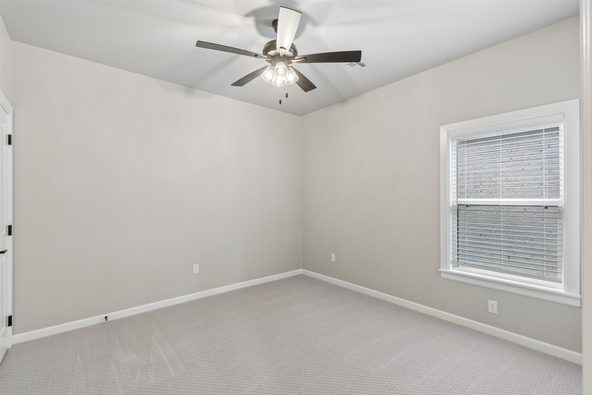 6705 S Fir Avenue Property Photo 33