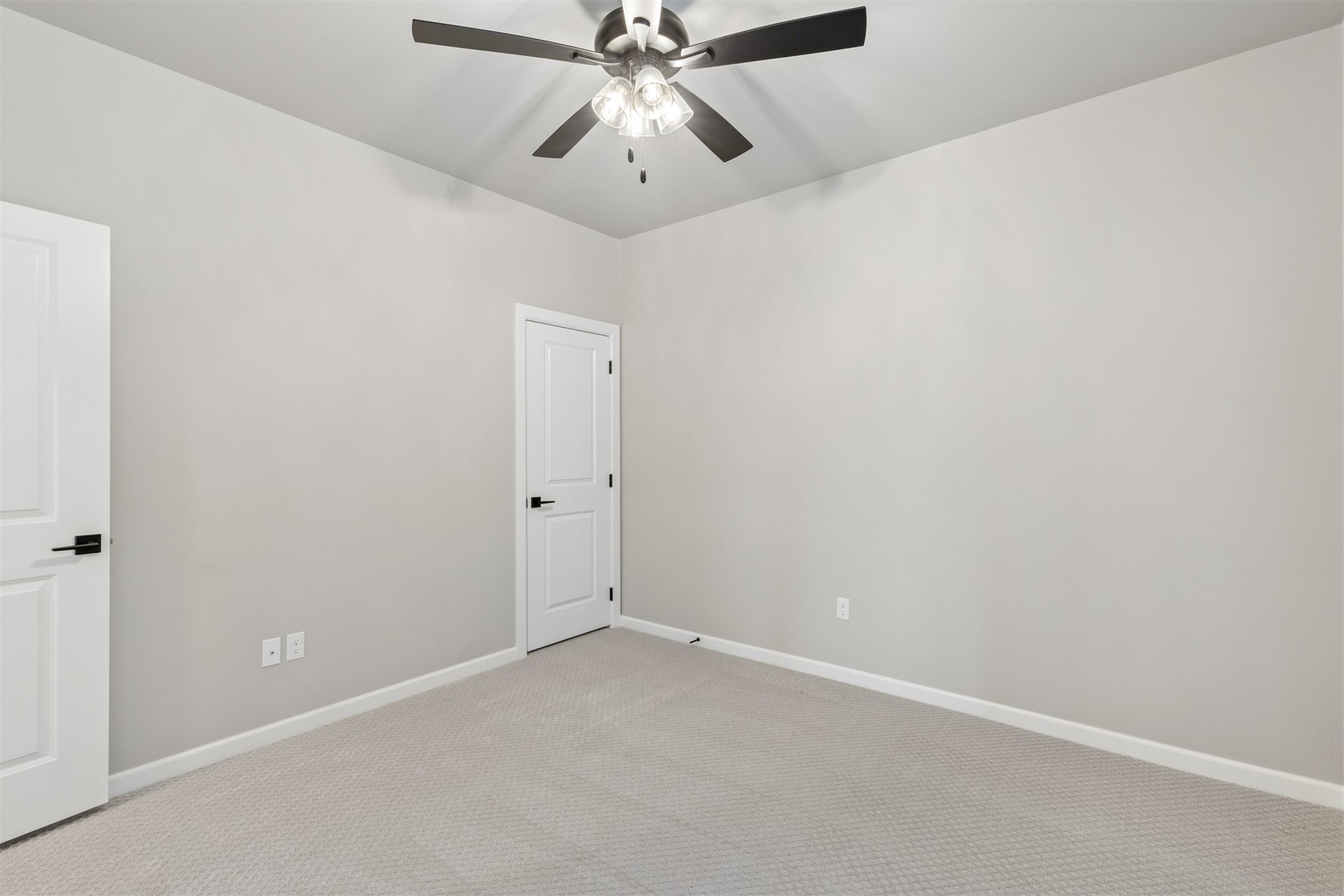 6705 S Fir Avenue Property Photo 34