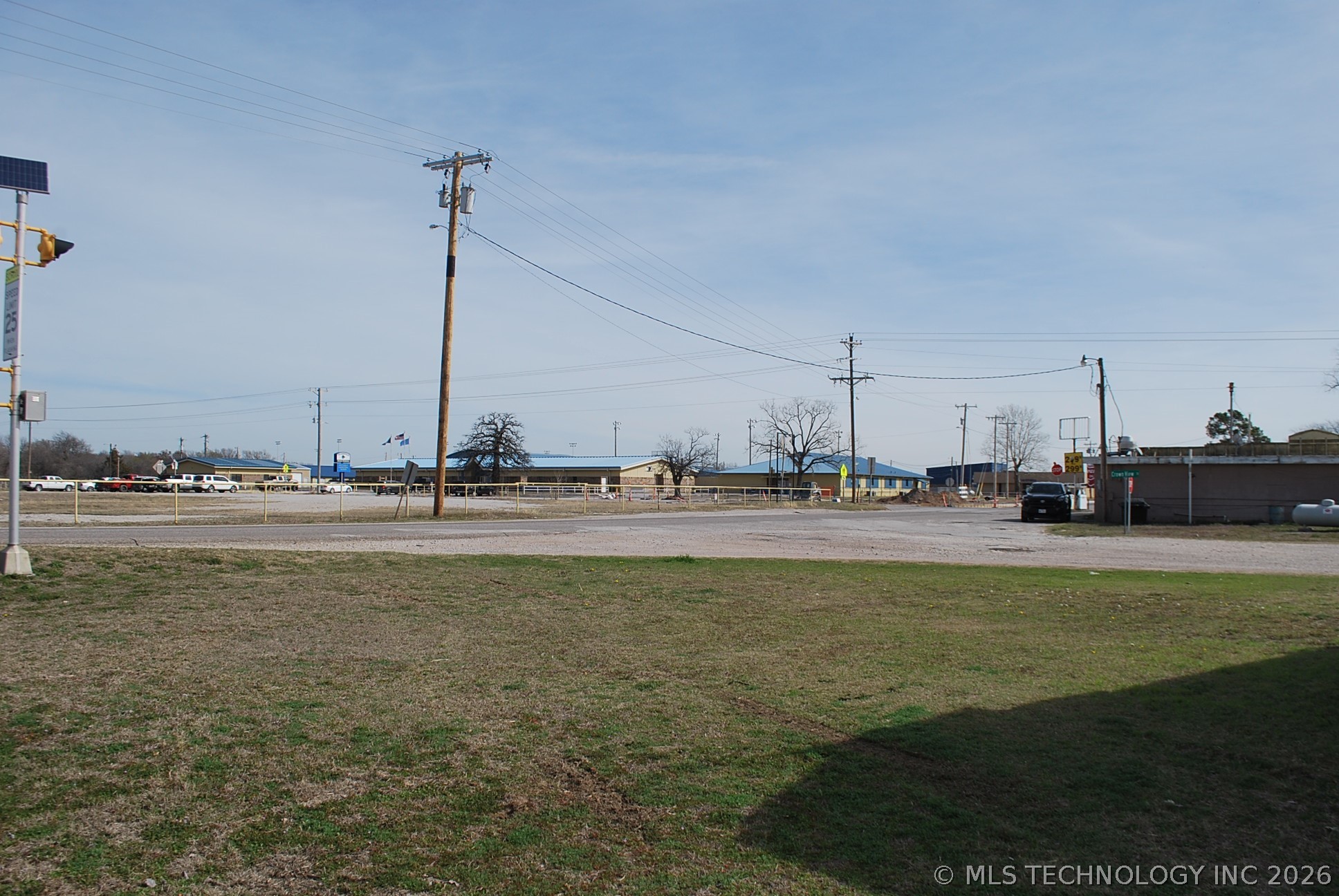 1000 Crown Street Property Photo 6