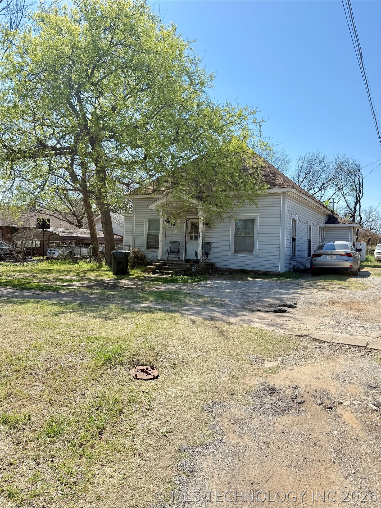 708 W 12th Street Property Photo 1