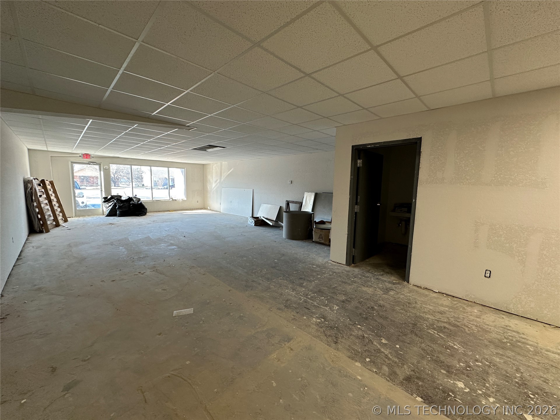 700 S Strong Boulevard Property Photo 3