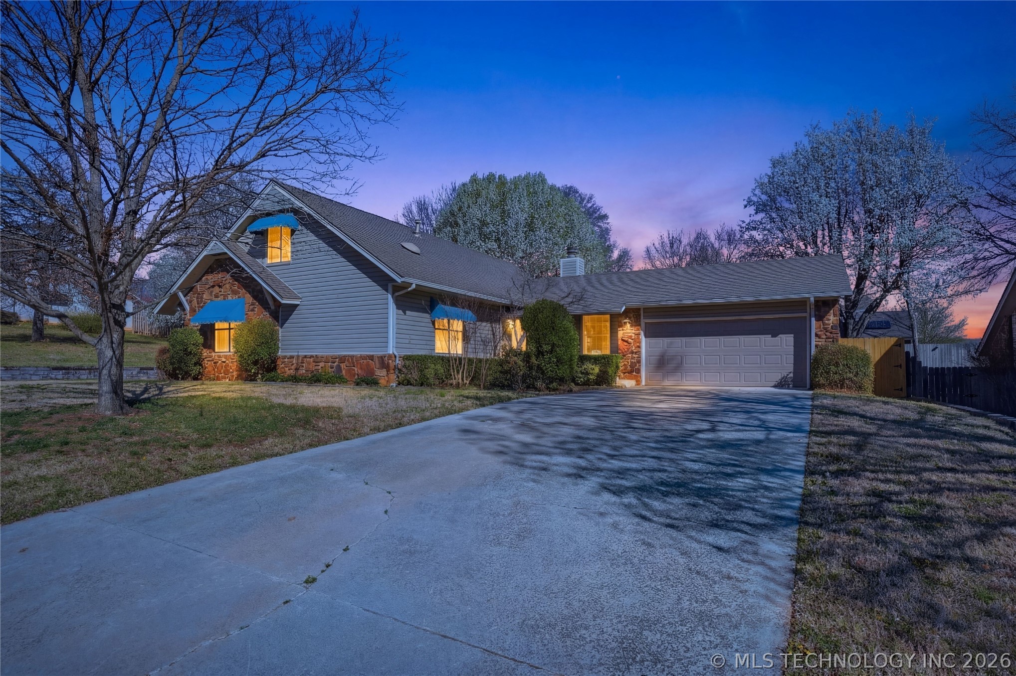 1711 Valley Road Property Photo 1