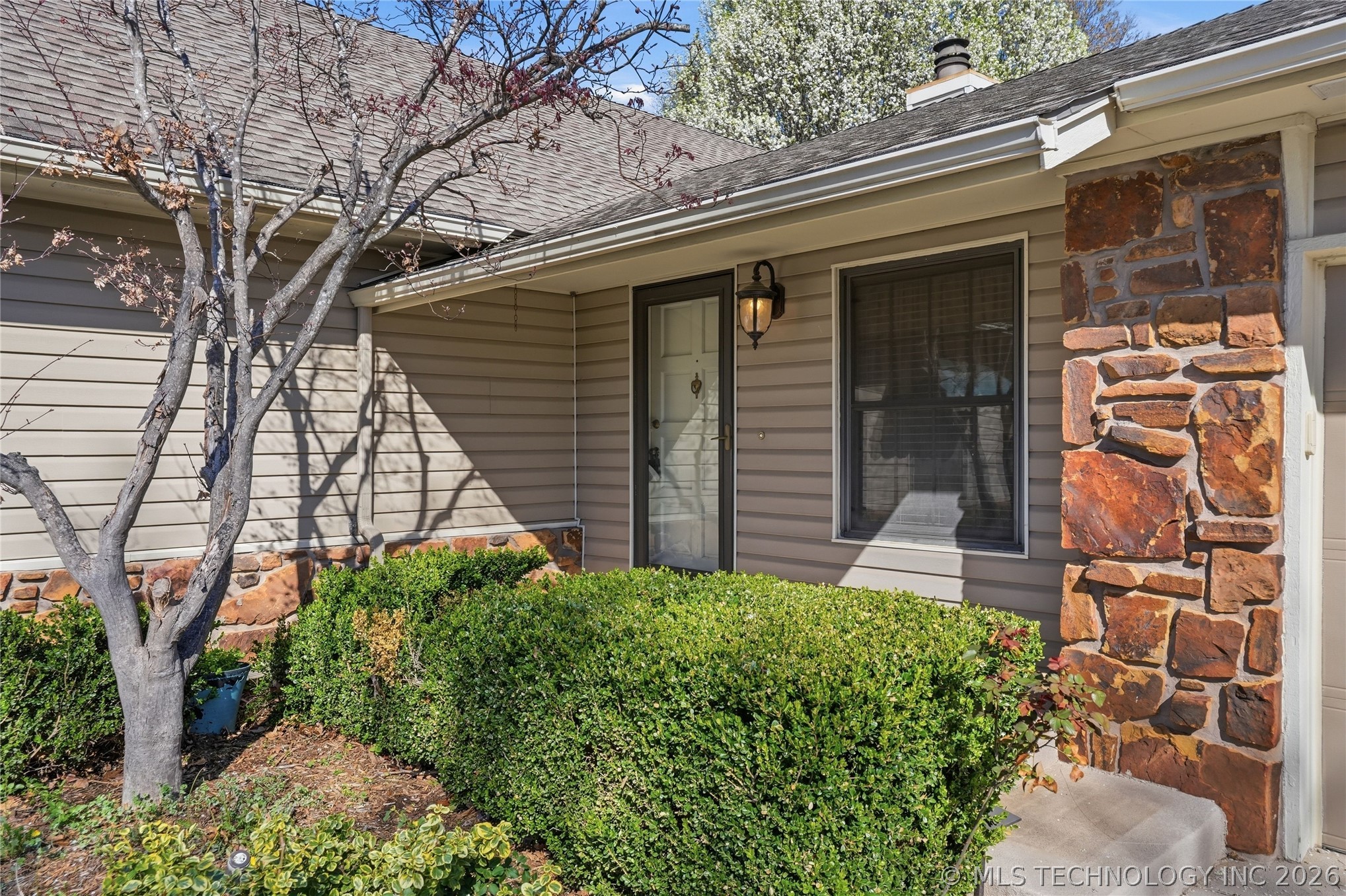 1711 Valley Road Property Photo 4