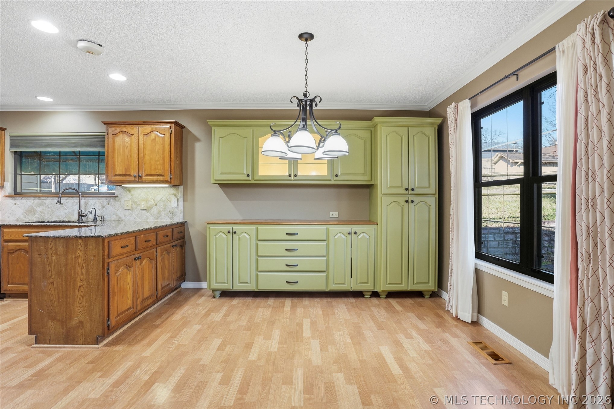 1711 Valley Road Property Photo 12