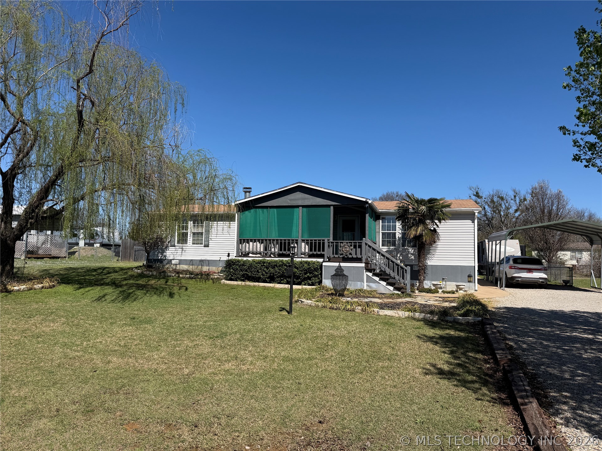 608 W Curtis Property Photo 1