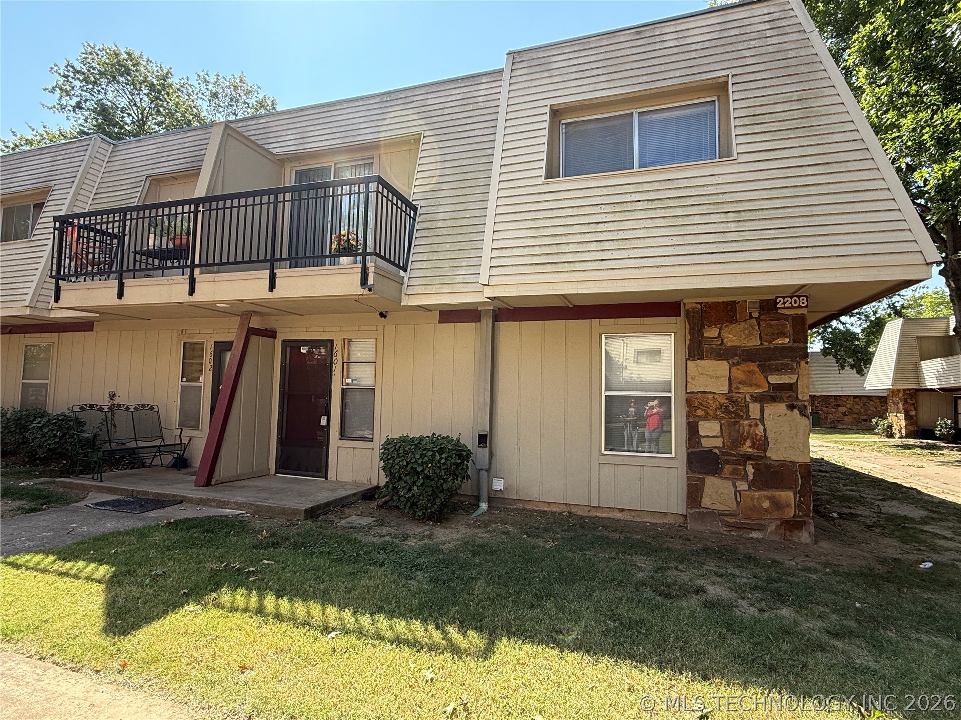 2208 E 66th Place 16a7 Property Photo 1