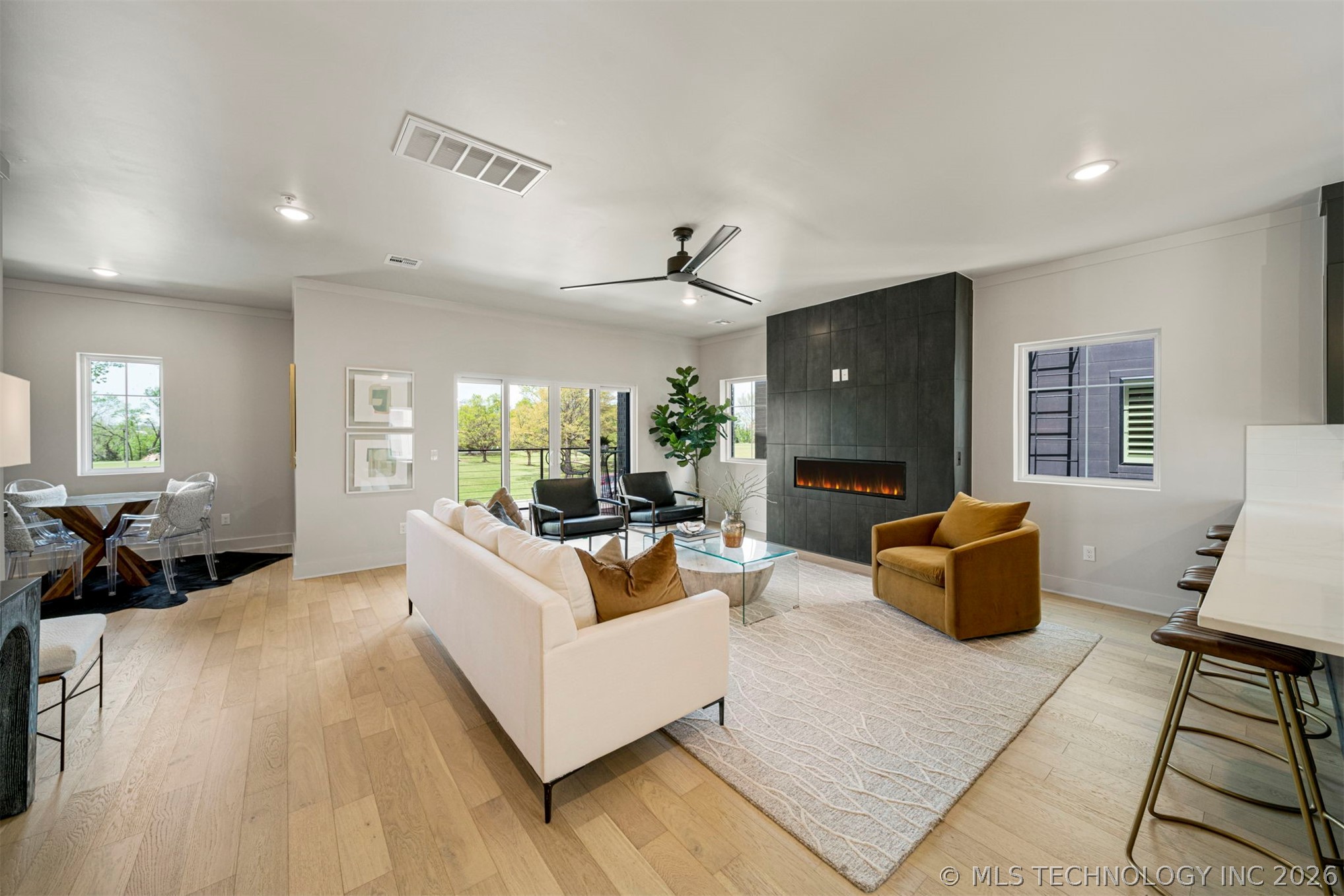 3777 S Riverside Drive 3777 Property Photo 14