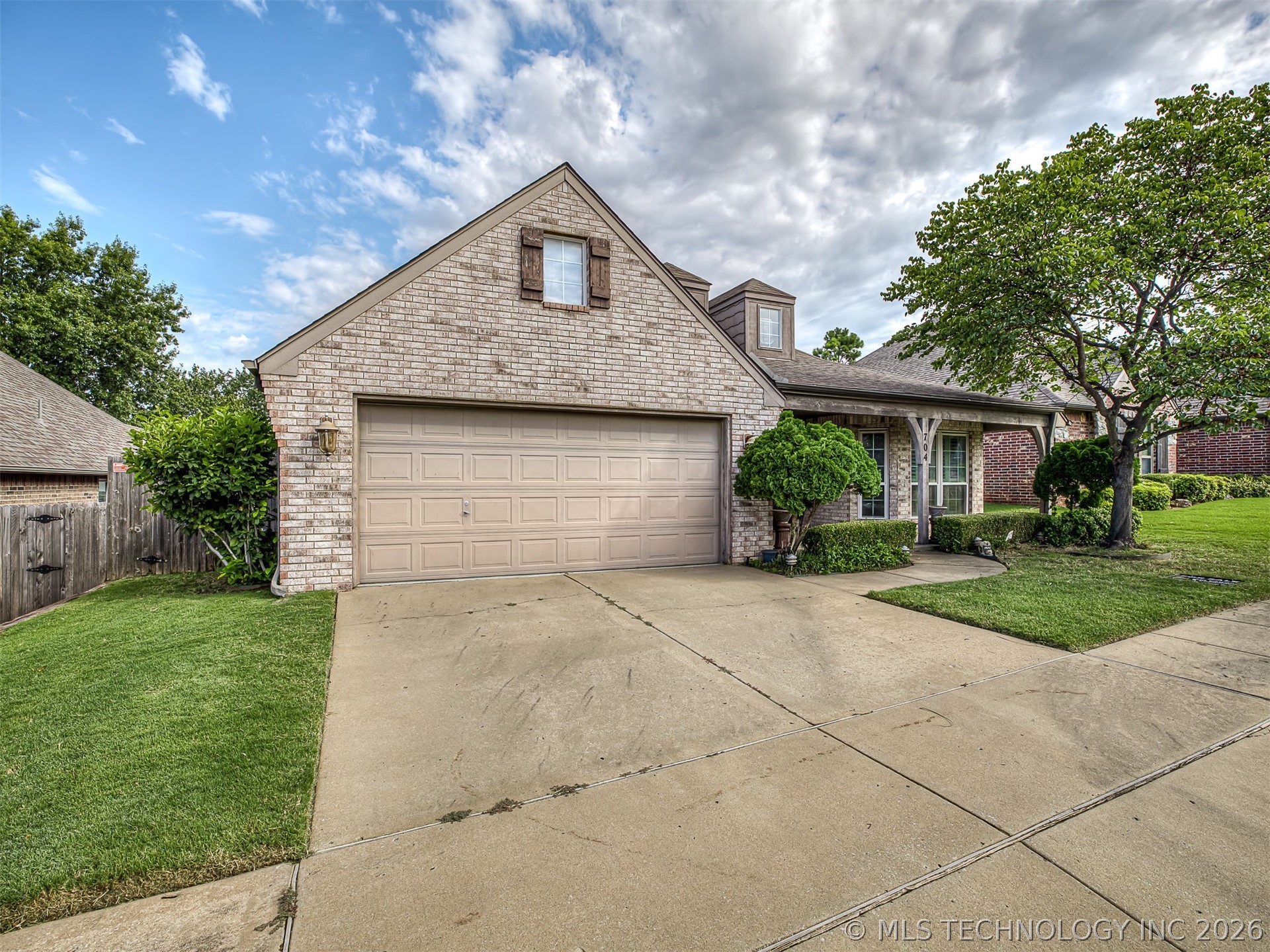 704 W Indianapolis Street Property Photo 86