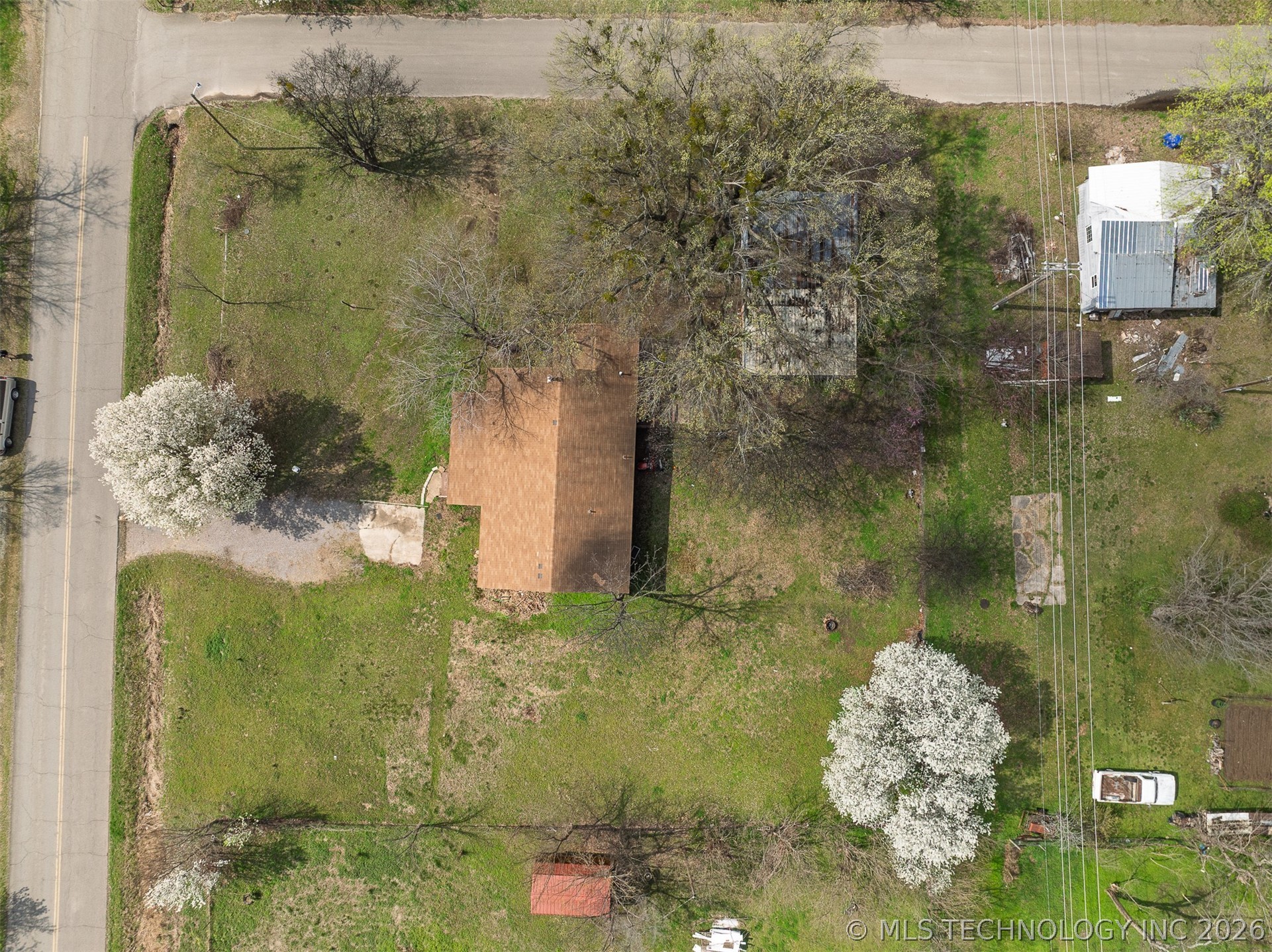 511 E 6th Street Property Photo 9