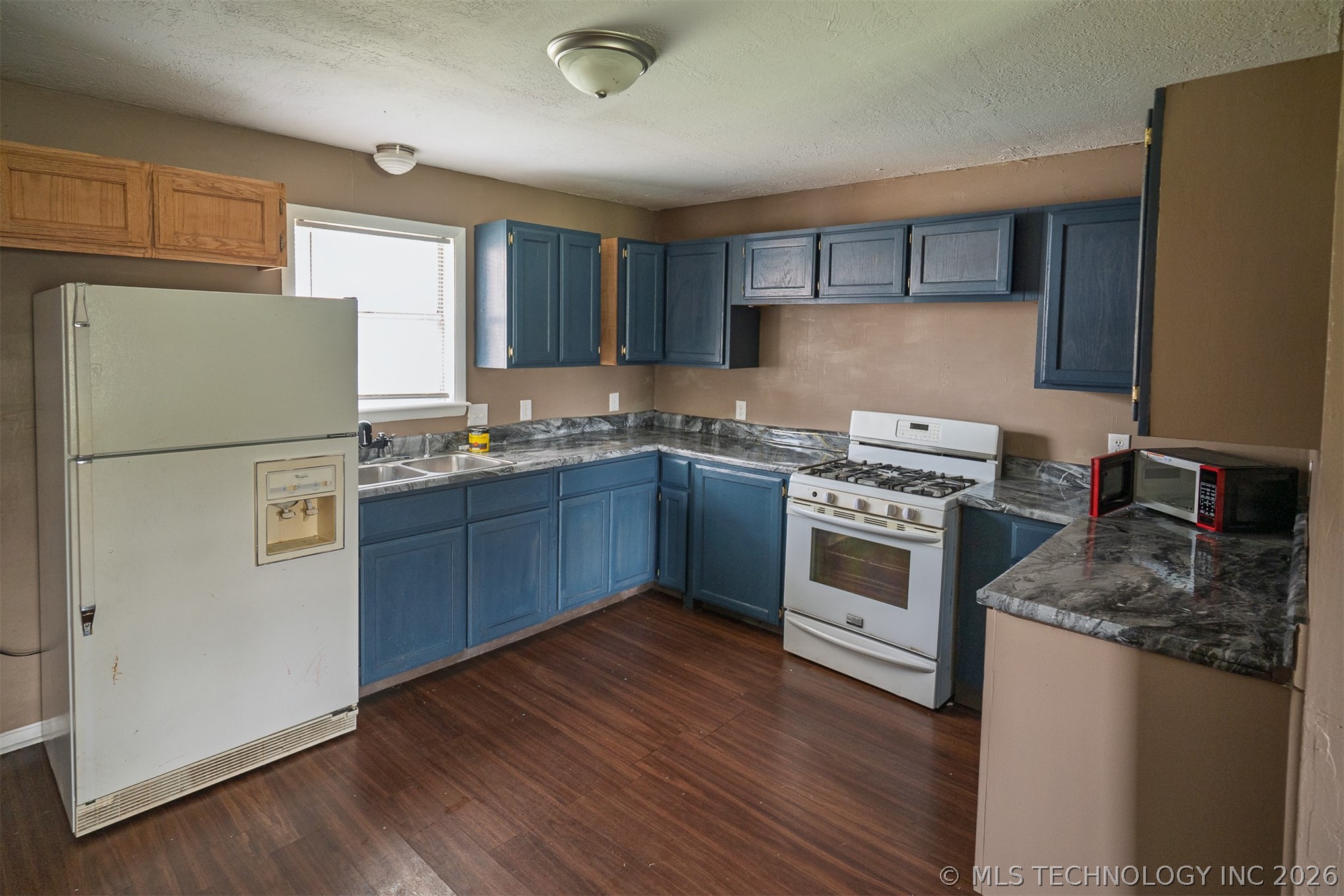 511 E 6th Street Property Photo 11