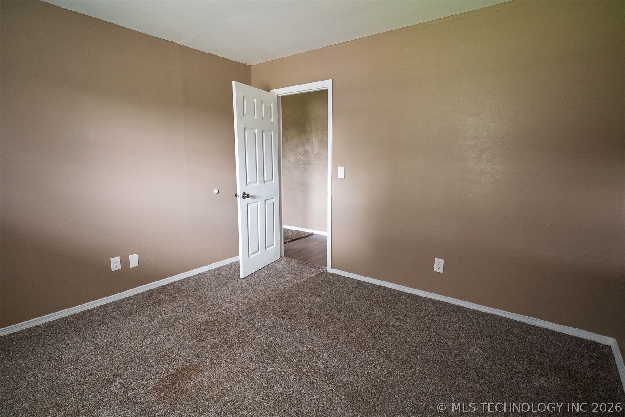 511 E 6th Street Property Photo 16
