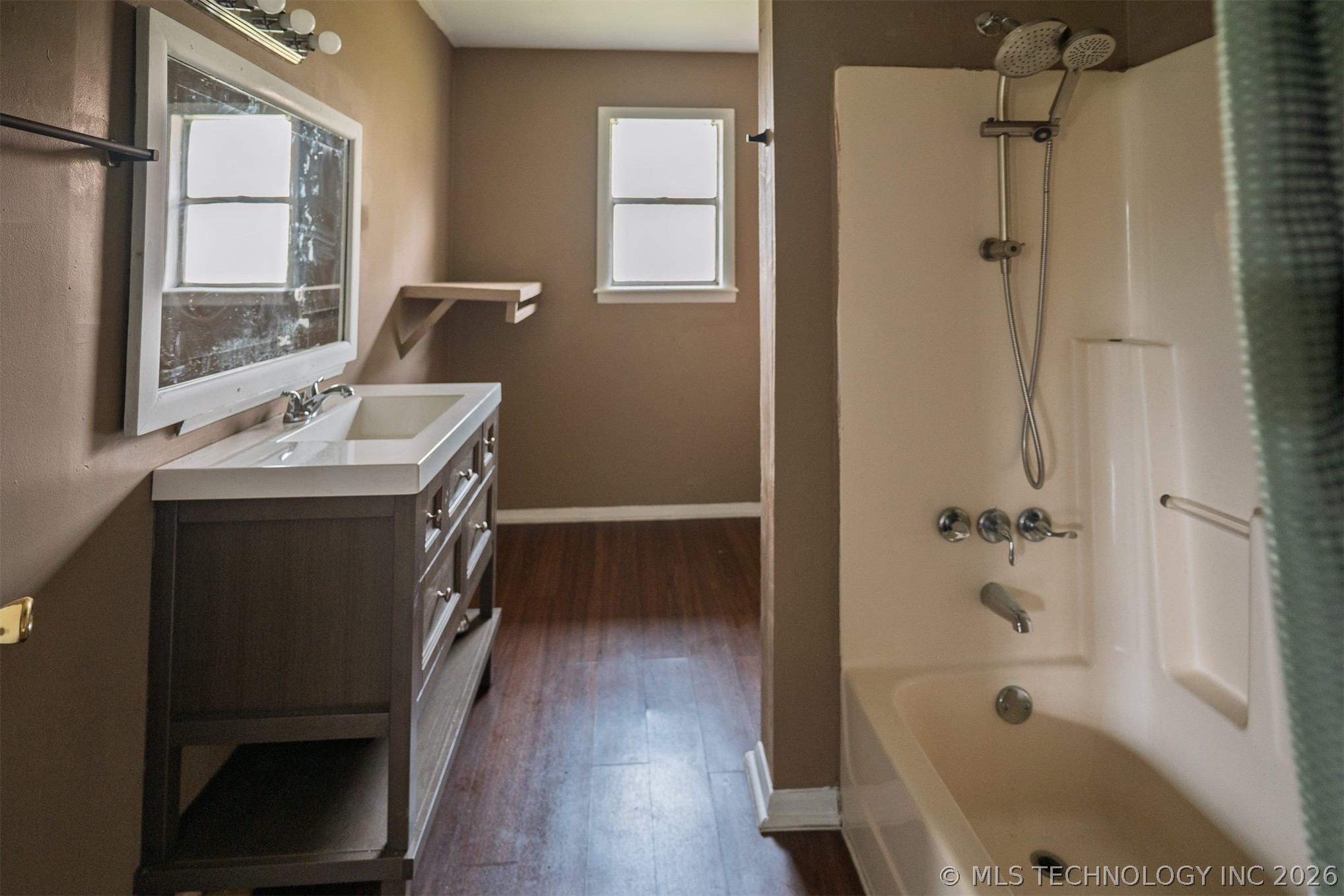 511 E 6th Street Property Photo 19