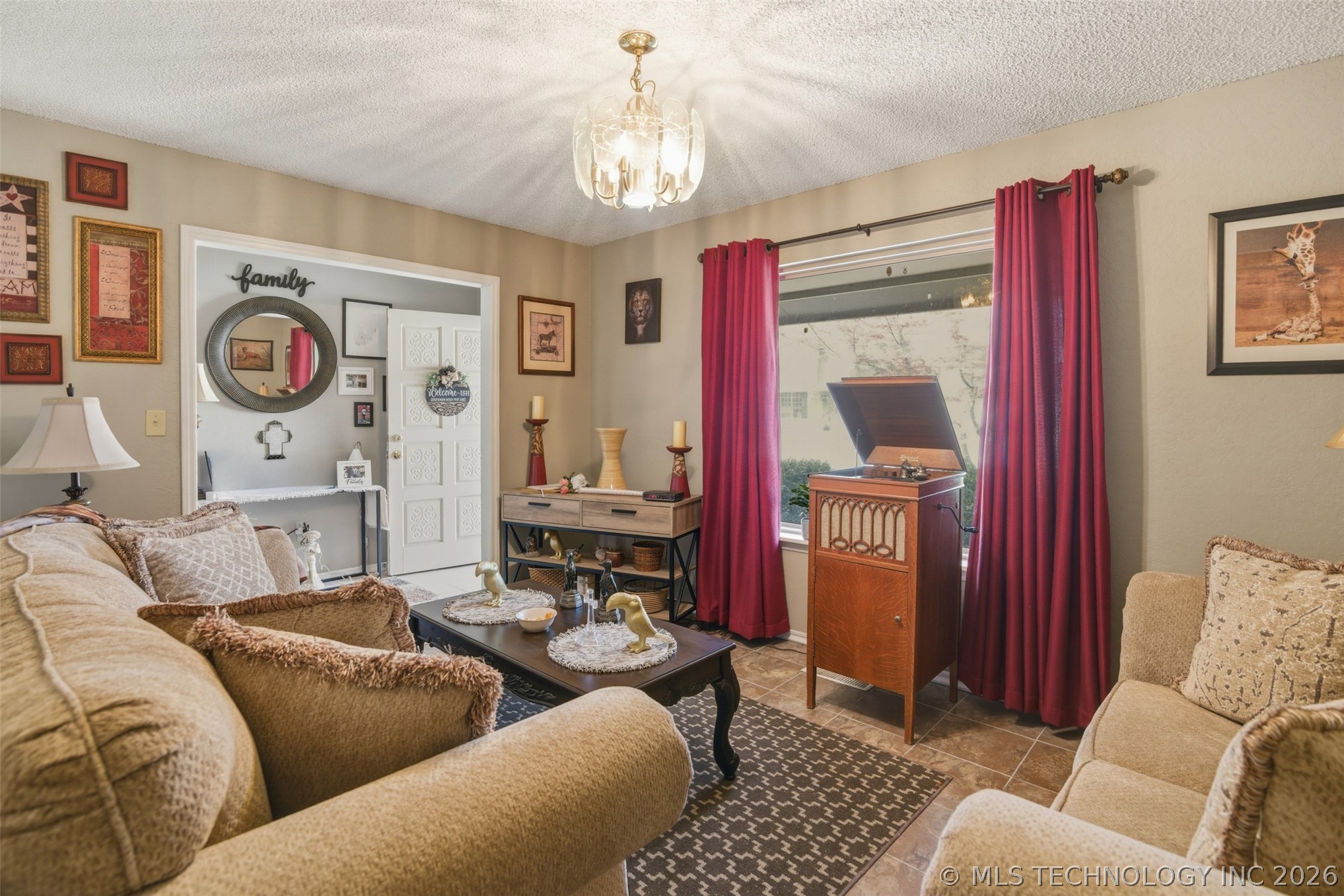 543 Meadowood Drive Property Photo 8