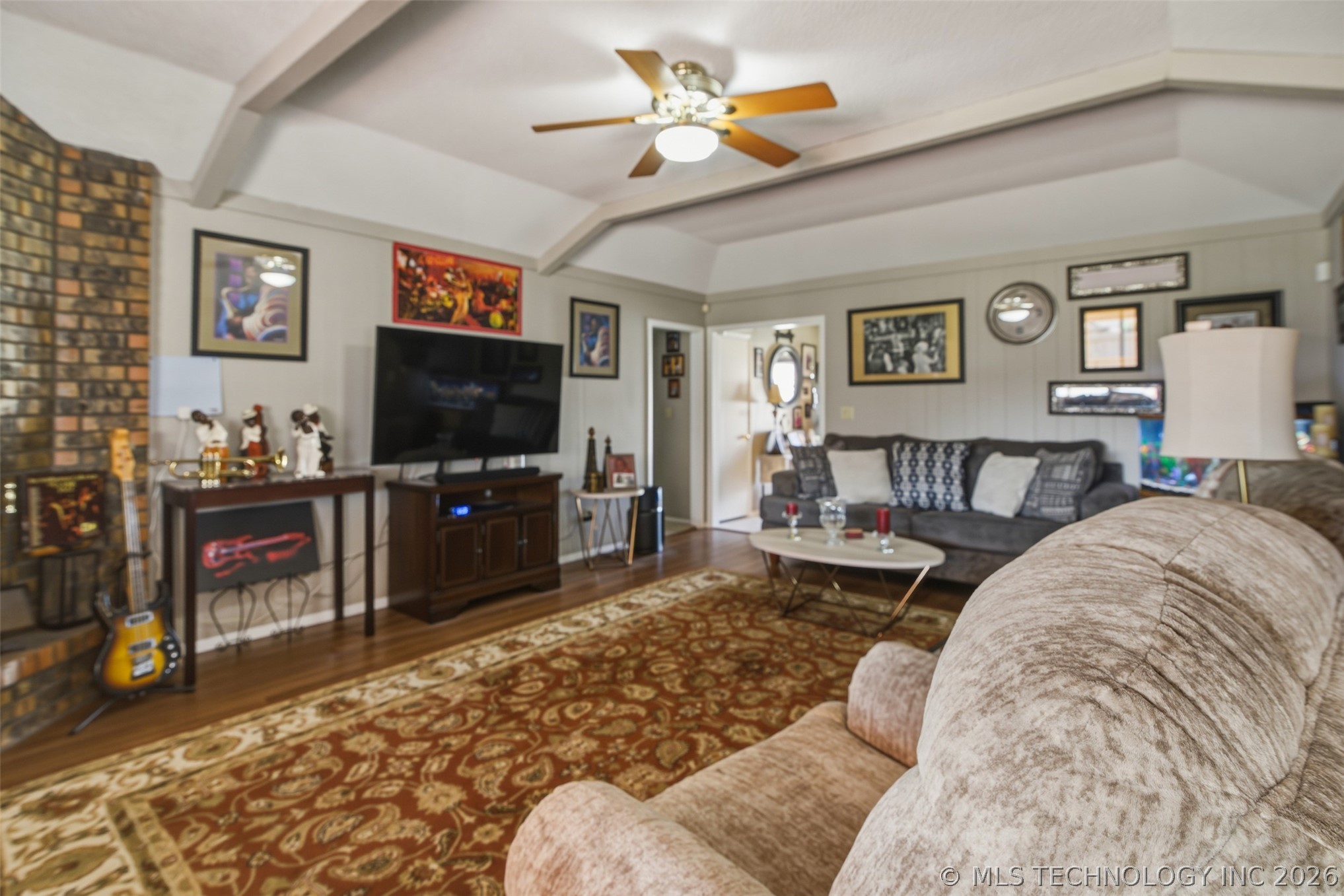 543 Meadowood Drive Property Photo 13