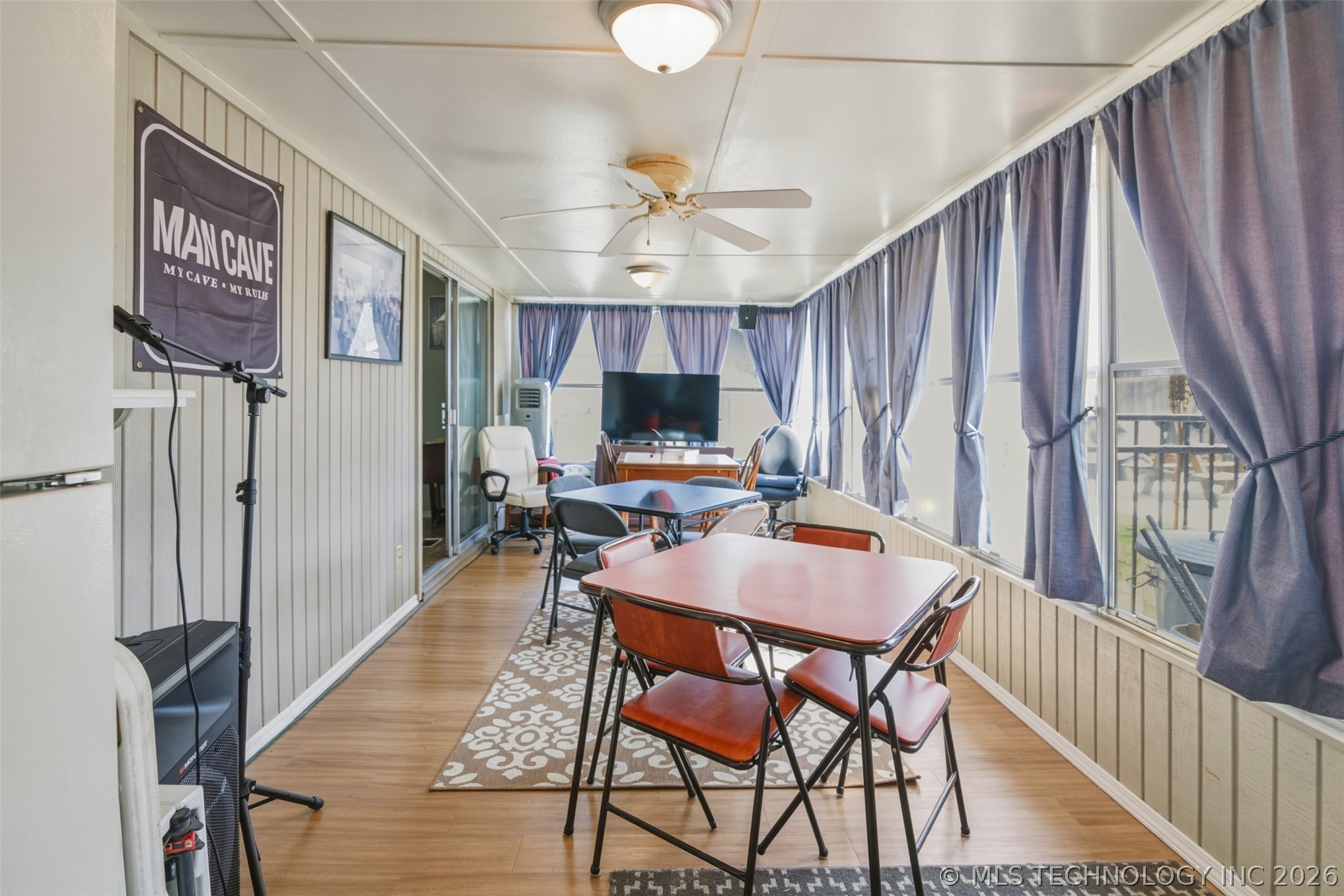 543 Meadowood Drive Property Photo 21