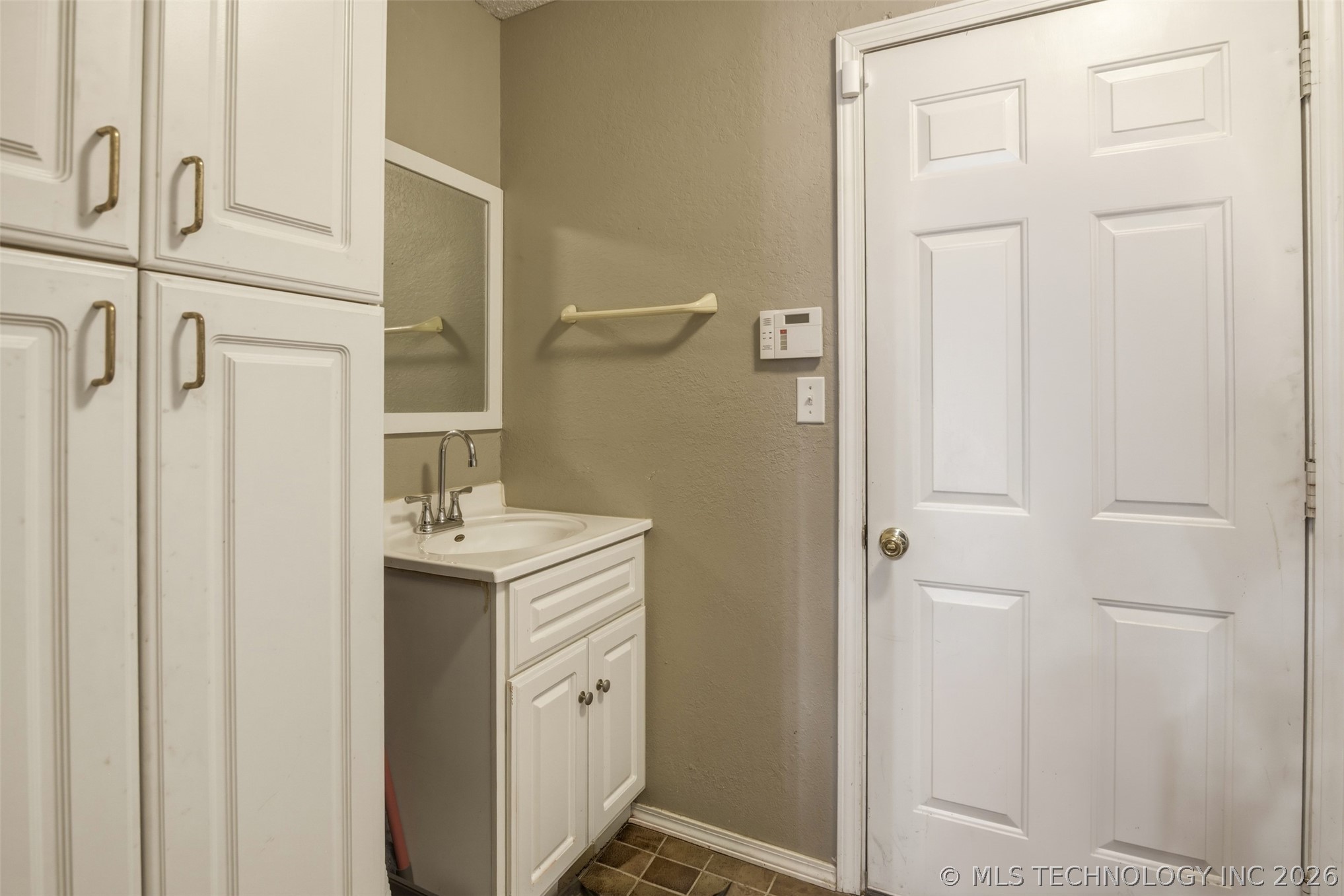 543 Meadowood Drive Property Photo 25