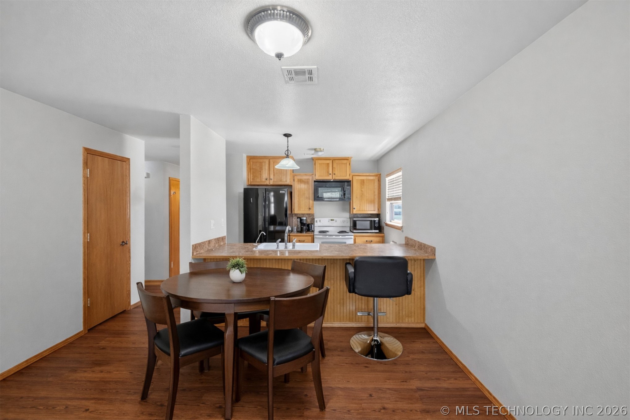 827 N Thompson Street Property Photo 7