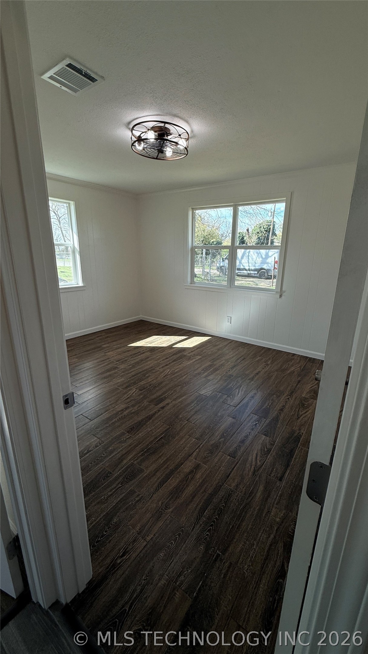 34 1st Property Photo 16