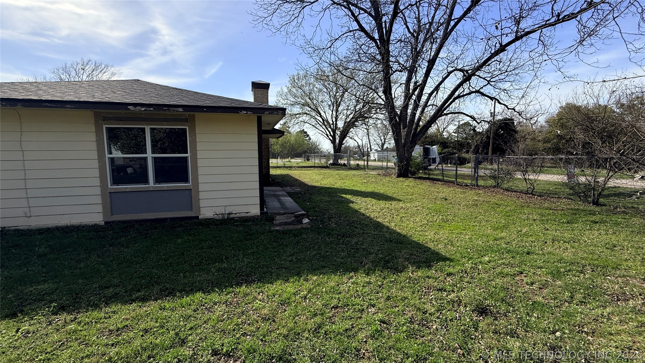 34 1st Property Photo 18