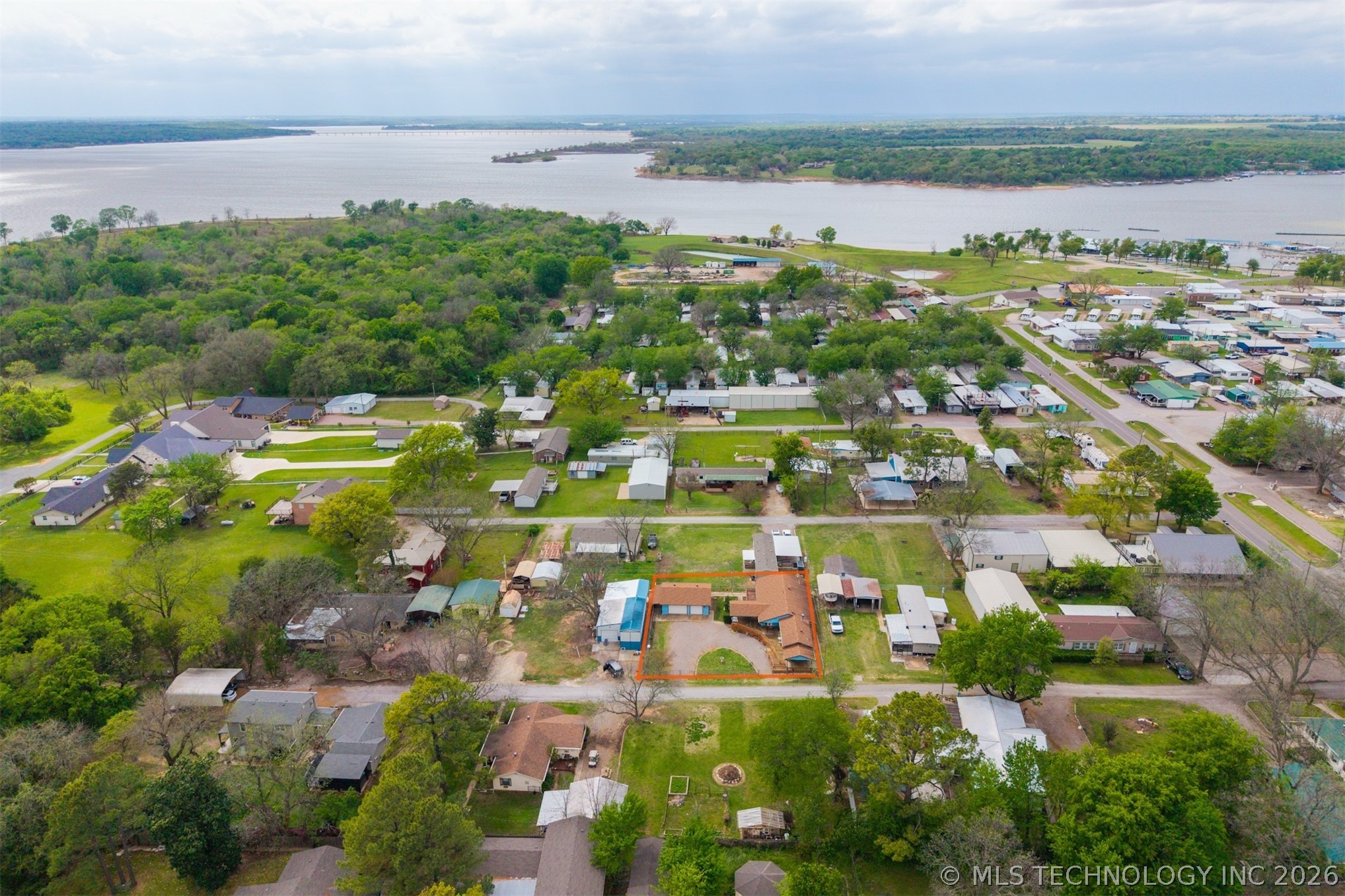 3923 E-z Street Property Photo 8