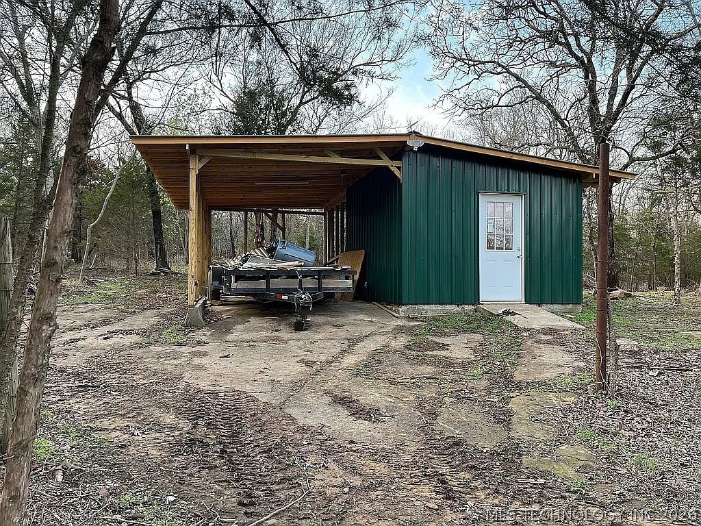 403993 E 1090 Road Property Photo 4