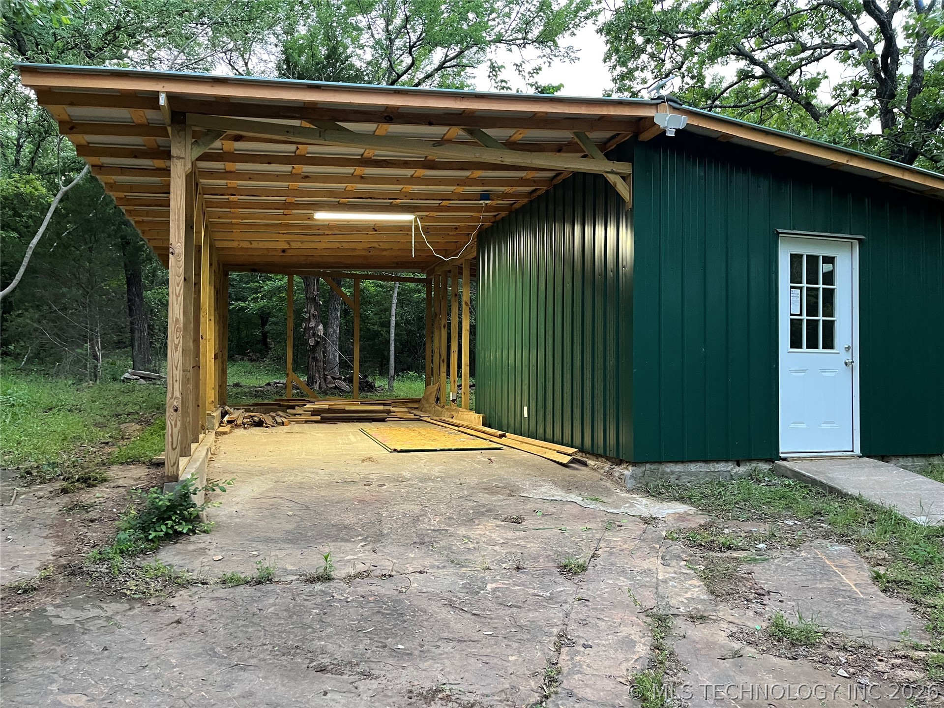 403993 E 1090 Road Property Photo 5