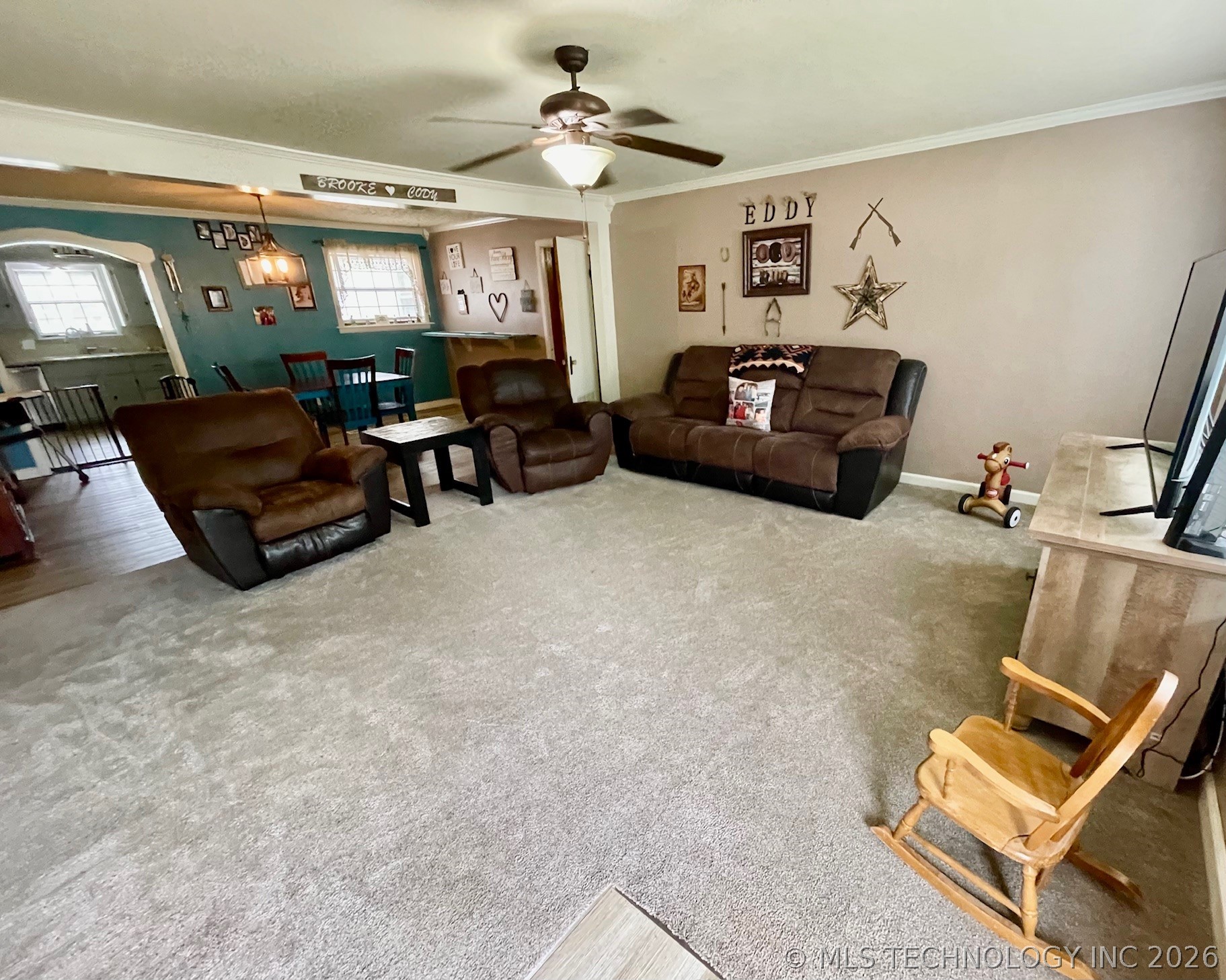 721 E Wynnewood Property Photo 2
