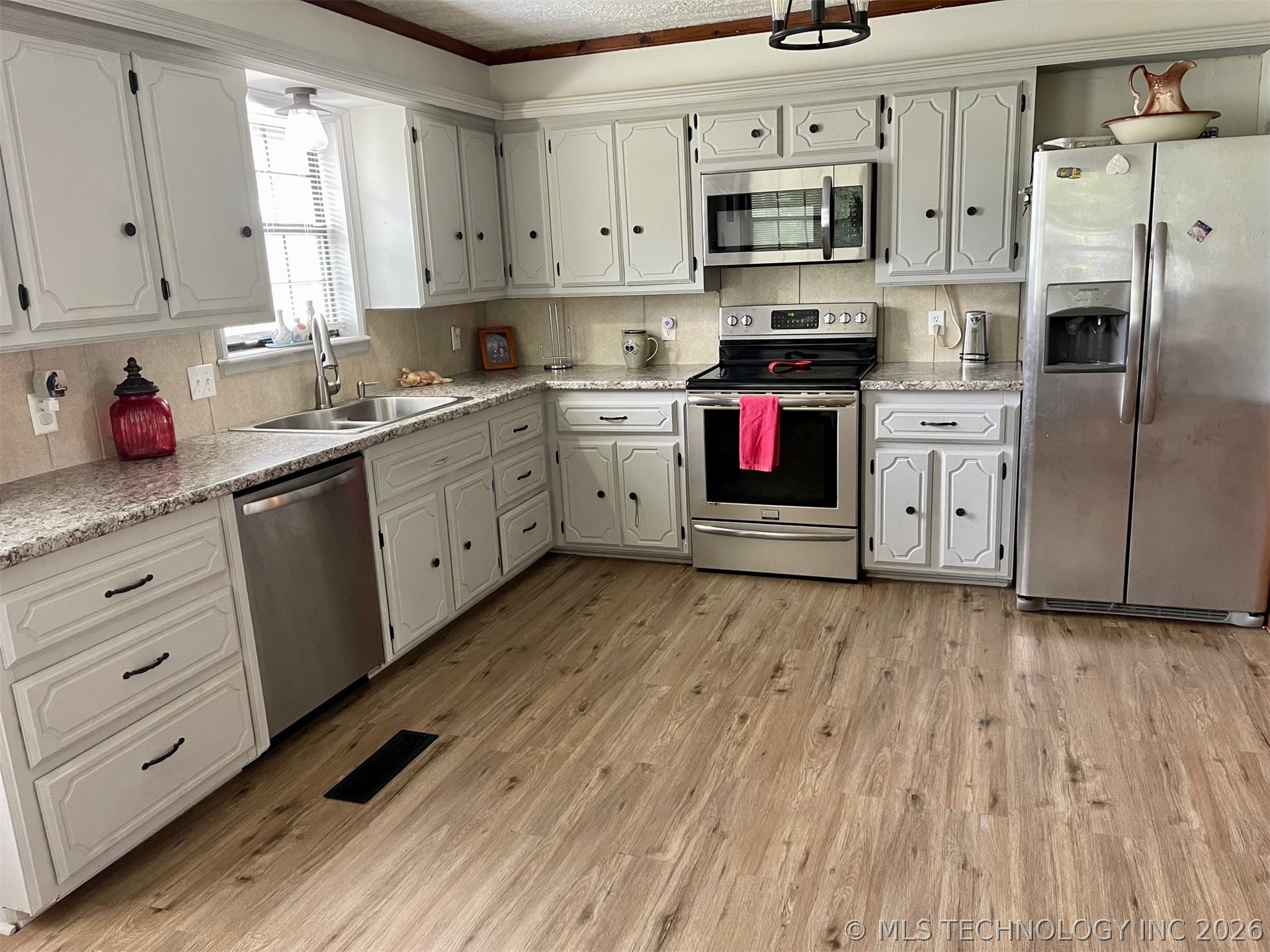 721 E Wynnewood Property Photo 4