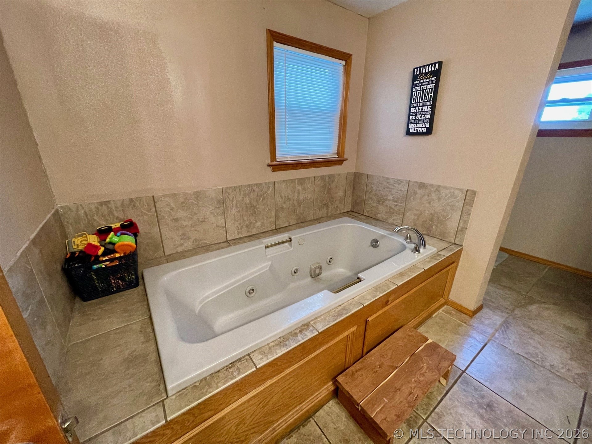 721 E Wynnewood Property Photo 9