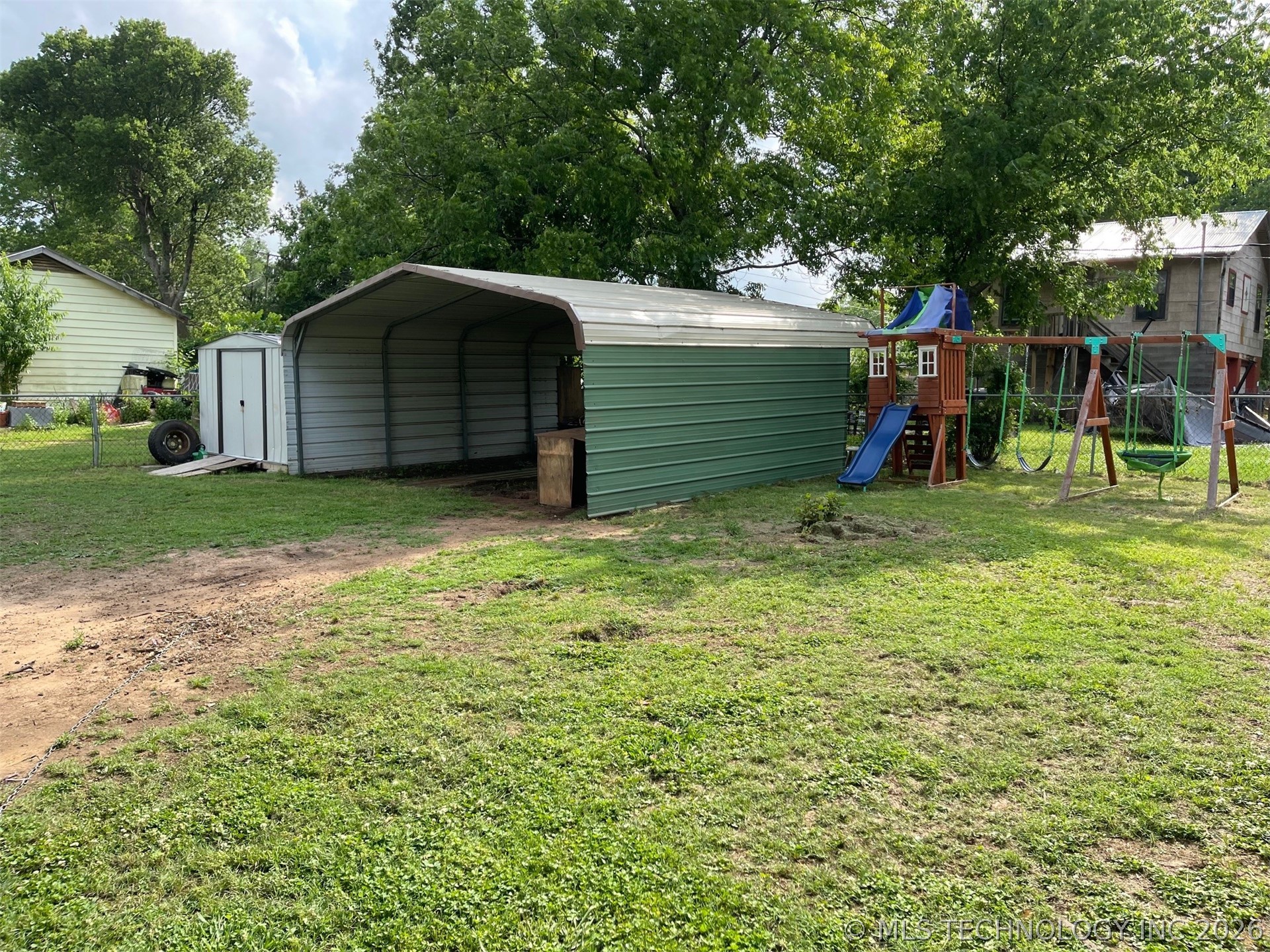 721 E Wynnewood Property Photo 16