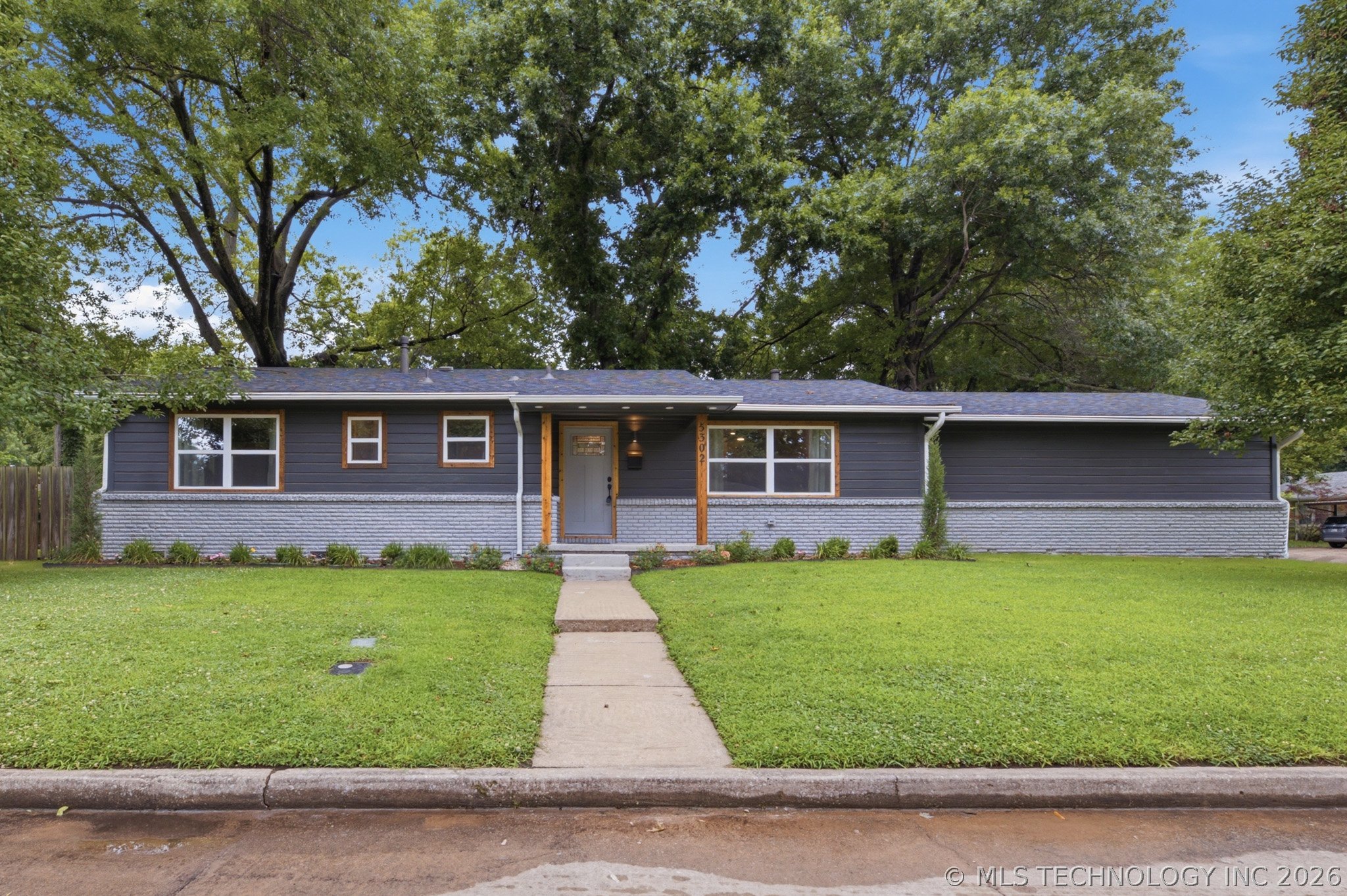5302 S Saint Louis Avenue Property Photo 1