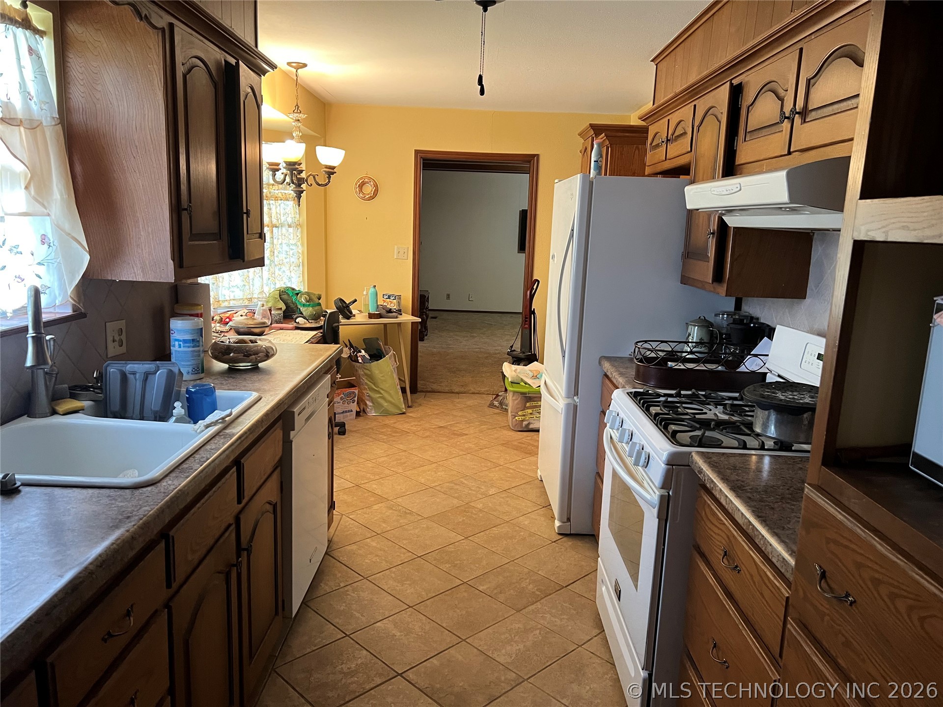 2711 Kingston Street N Property Photo 8