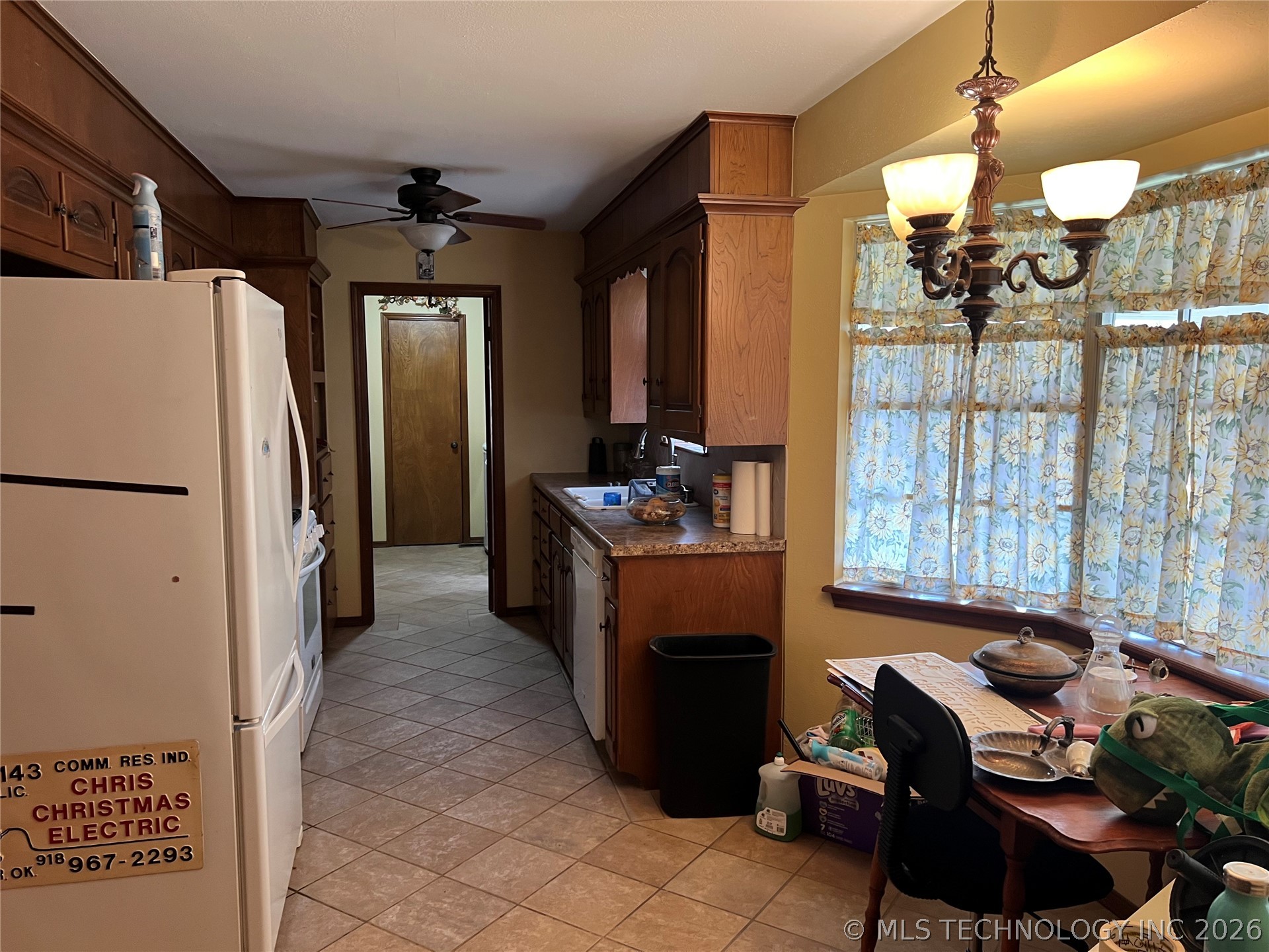2711 Kingston Street N Property Photo 9