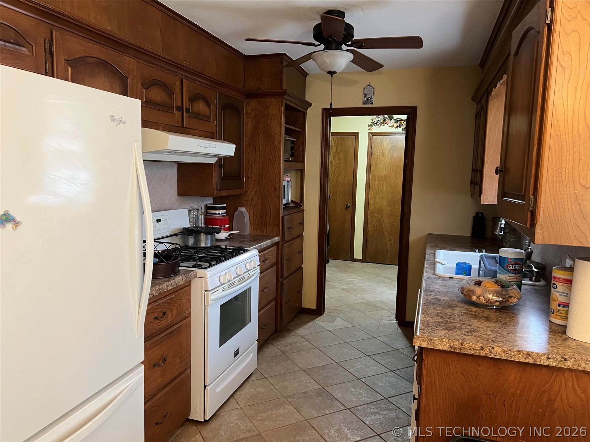 2711 Kingston Street N Property Photo 10