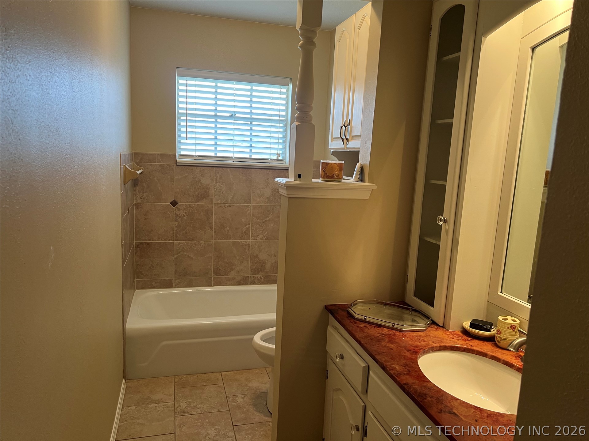 2711 Kingston Street N Property Photo 13
