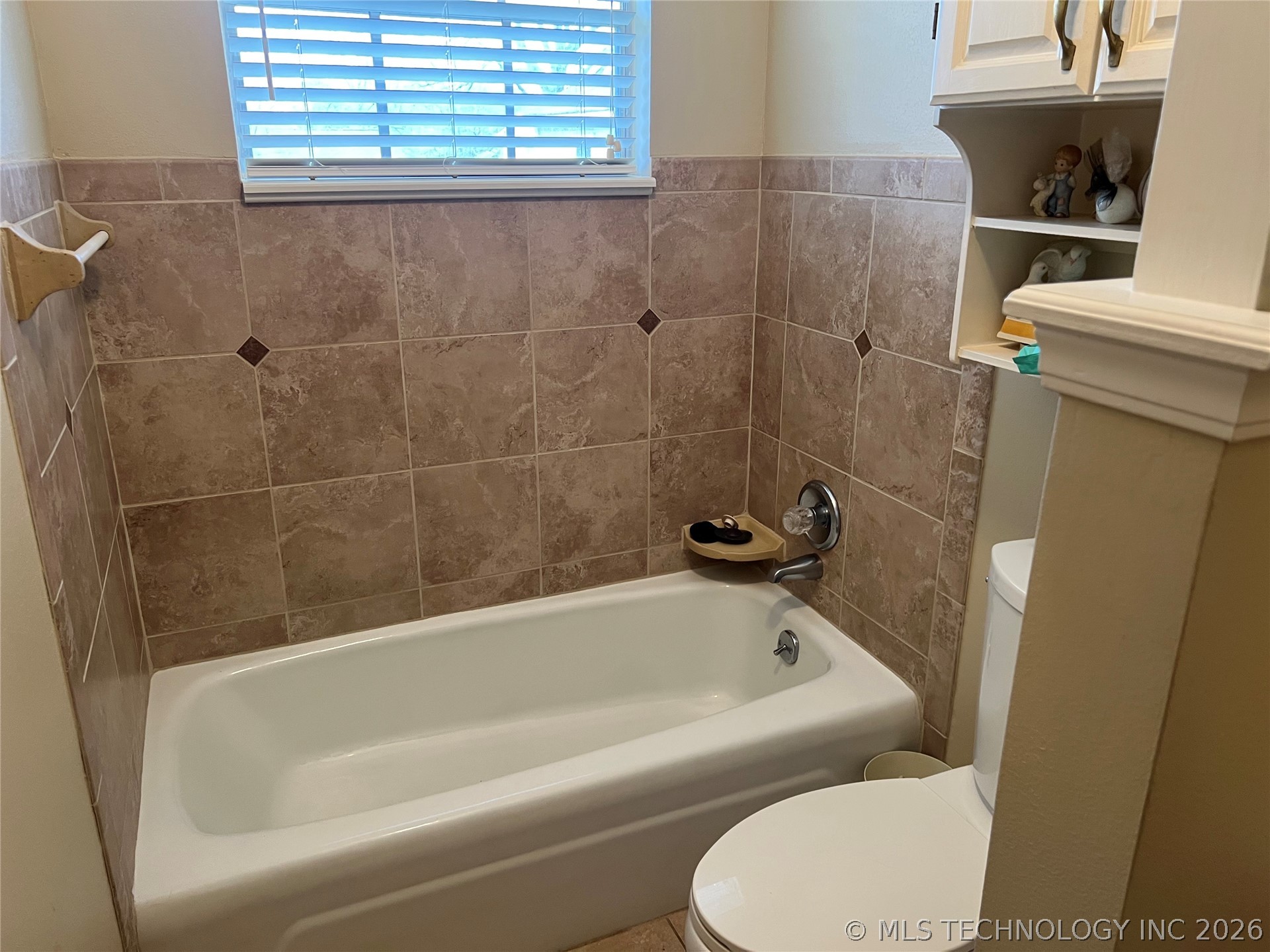 2711 Kingston Street N Property Photo 14