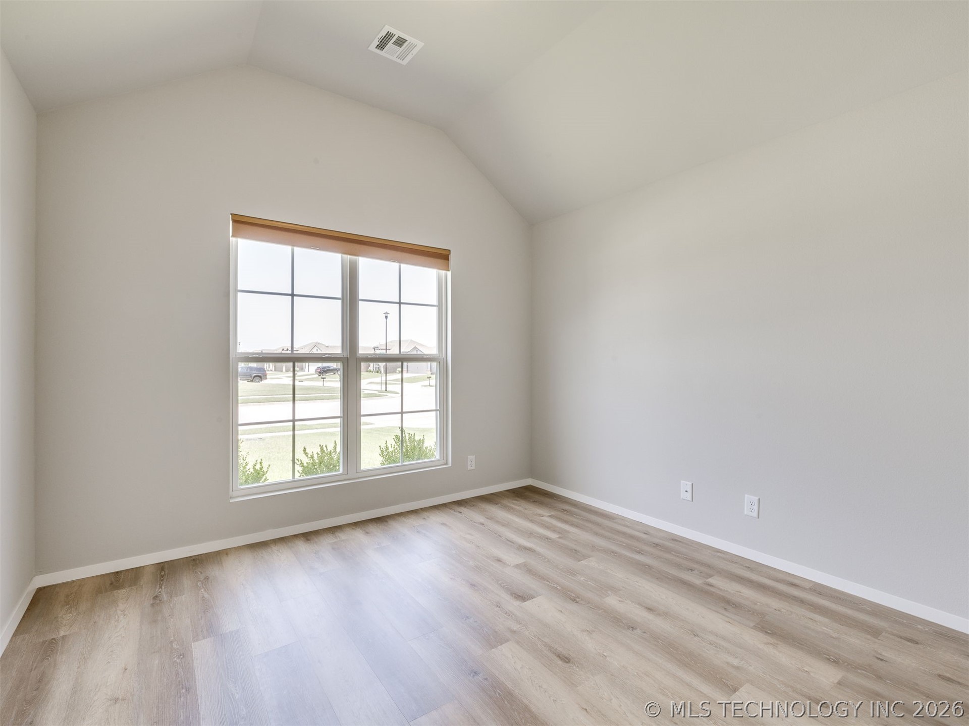 12333 N 132nd Avenue E Property Photo 11