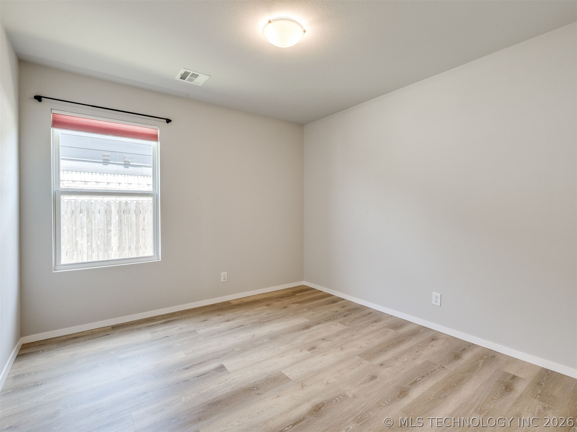 12333 N 132nd Avenue E Property Photo 16