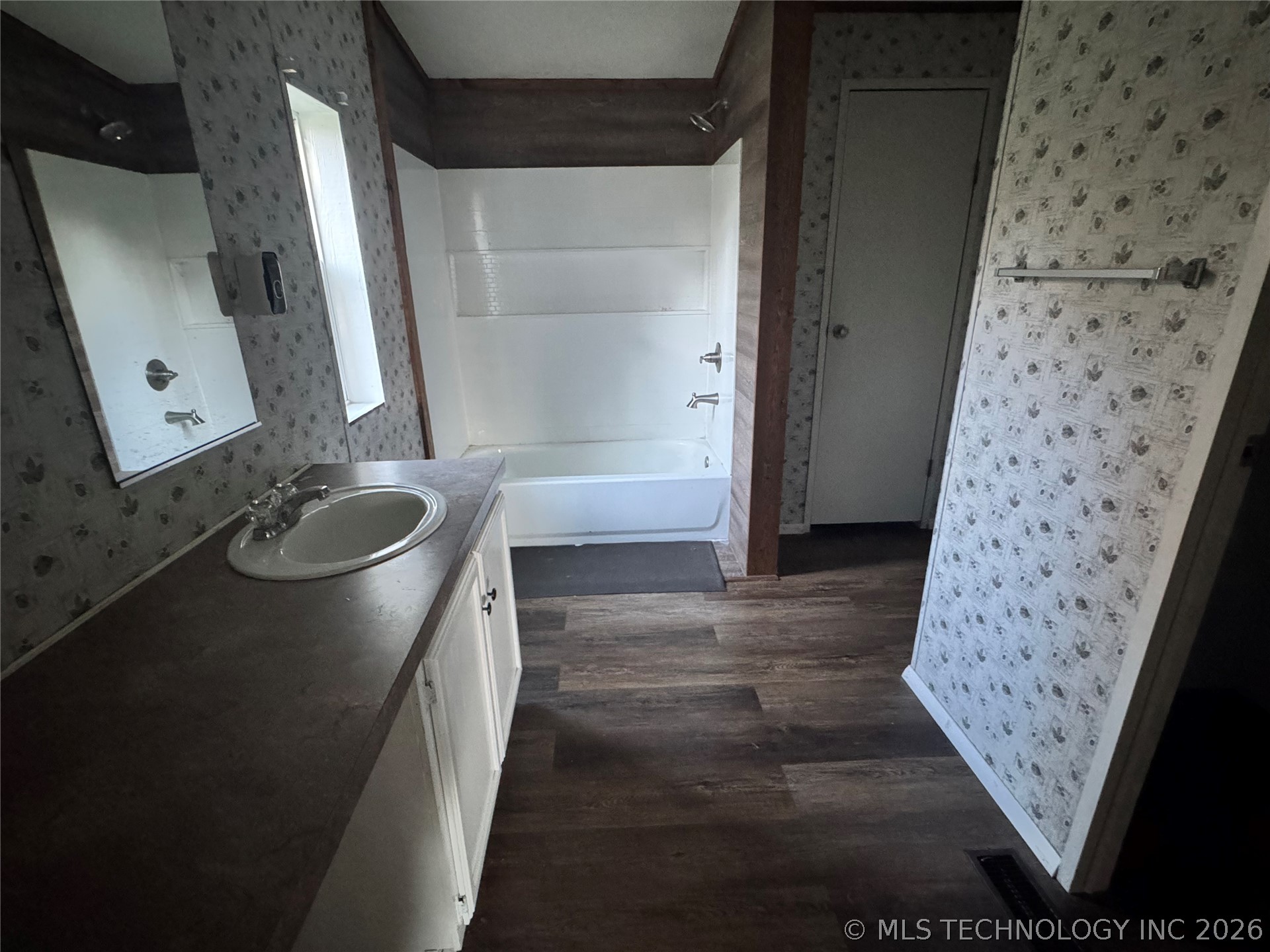359 S Hardy Property Photo 8