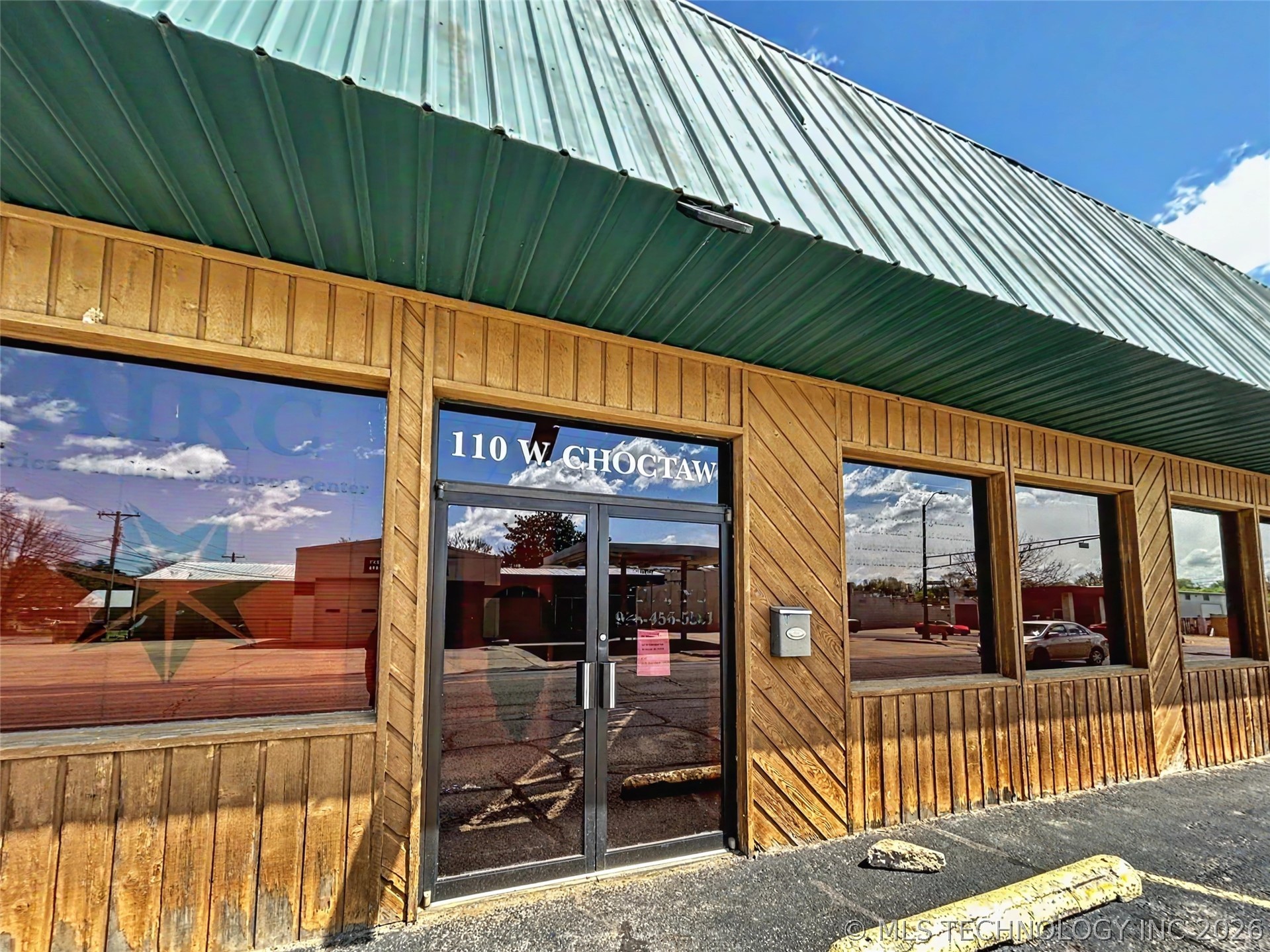 110 W Choctaw Street Property Photo 1