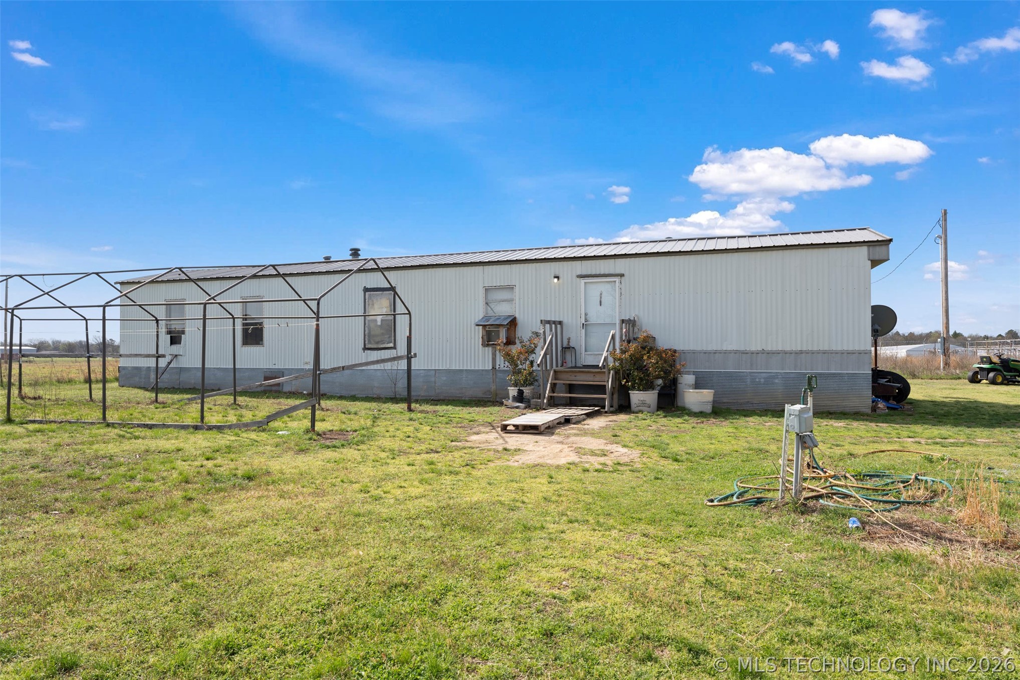 50863 State Highway 59 Property Photo 2