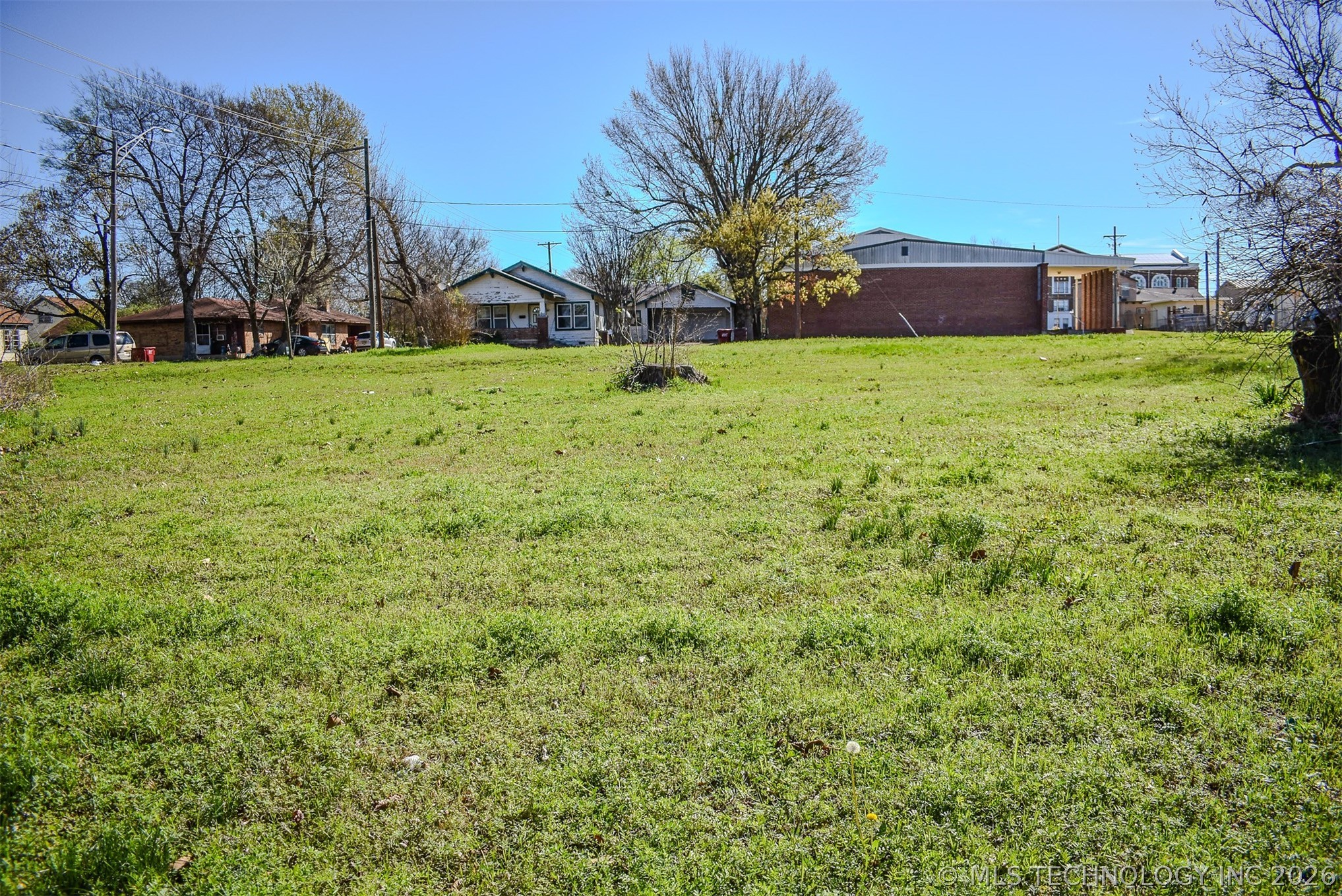 403 N Broadway Street Property Photo 3