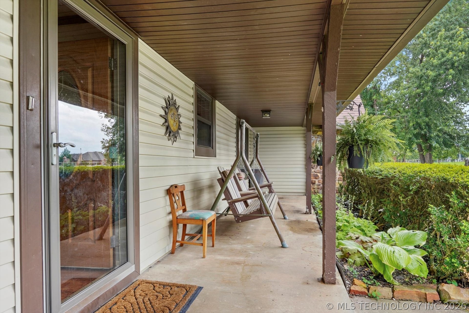 4152 W Oak Street Property Photo 4